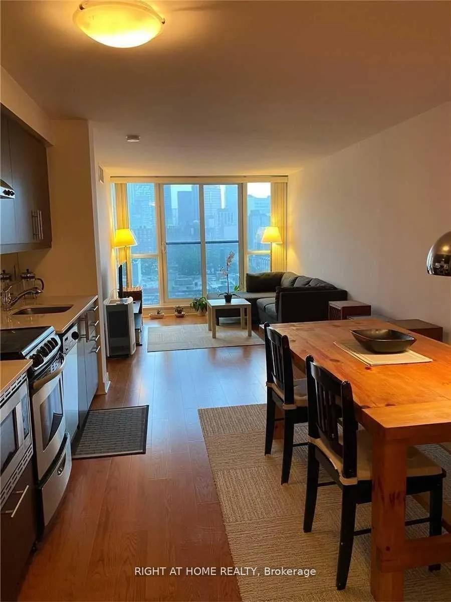 Photo 5 of Unit 1005, 320 Richmond Street E, Toronto, Moss Park — HOMEH
