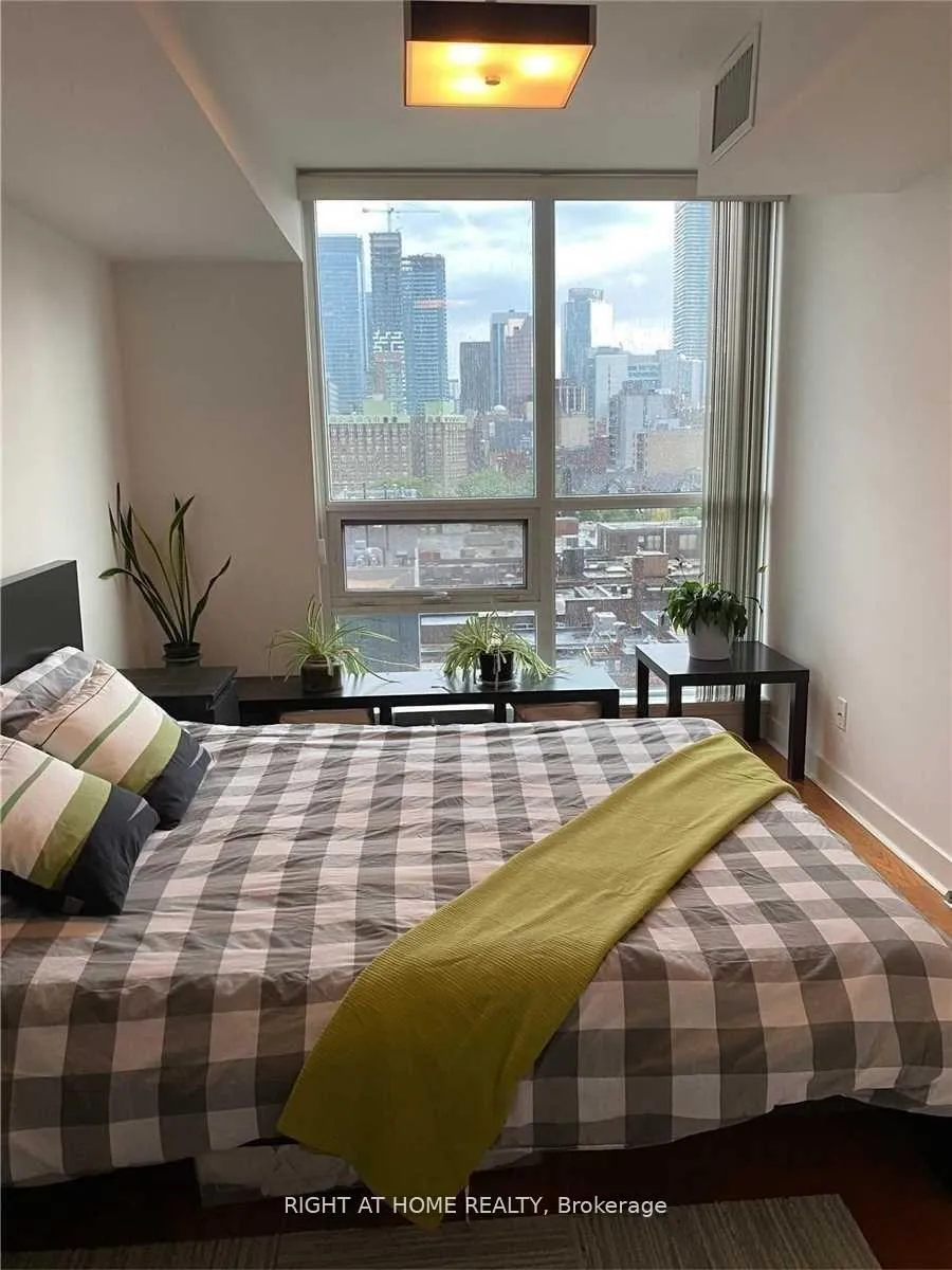 Photo 6 of Unit 1005, 320 Richmond Street E, Toronto, Moss Park — HOMEH