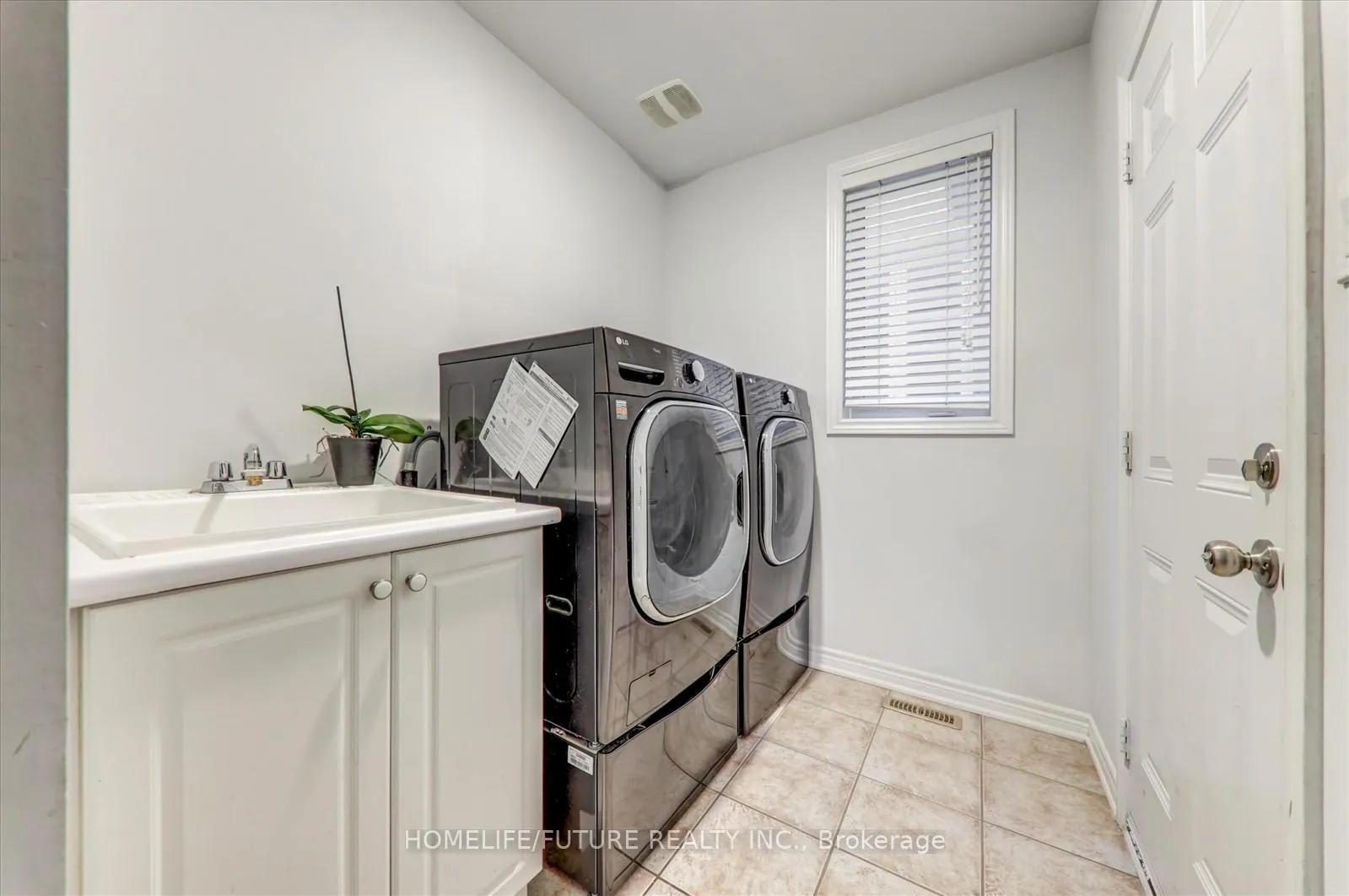 Photo 24 of 149 Stonechurch Crescent, Markham, Box Grove — HOMEH
