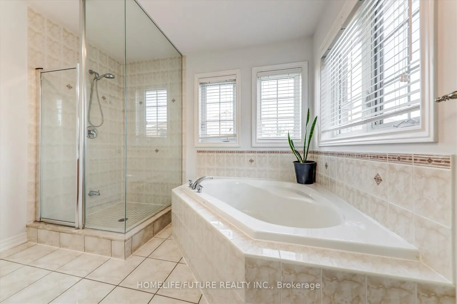 Photo 28 of 149 Stonechurch Crescent, Markham, Box Grove — HOMEH
