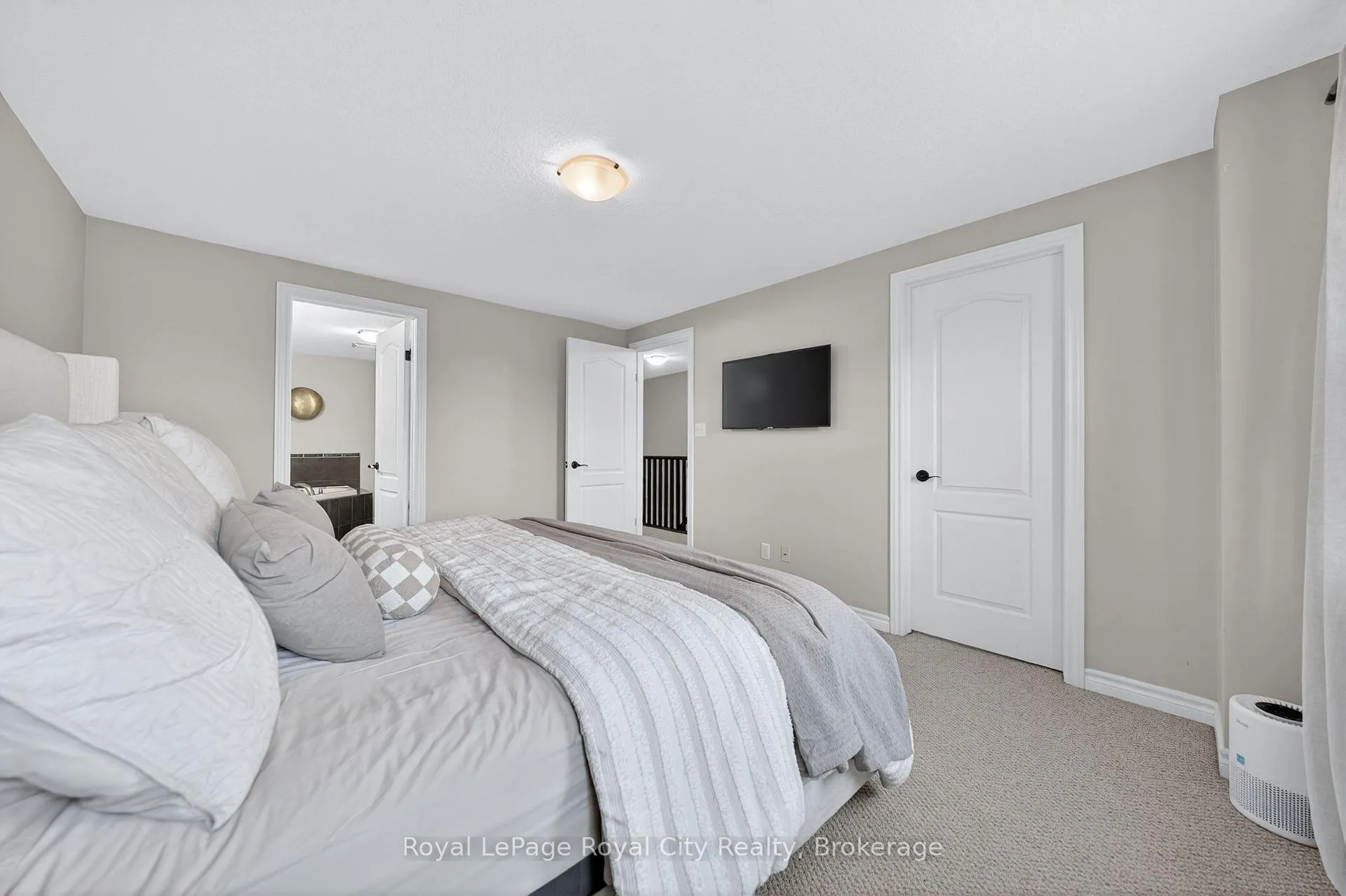 Photo 11 of 102 Edwards Street, Guelph, Grange Road — HOMEH