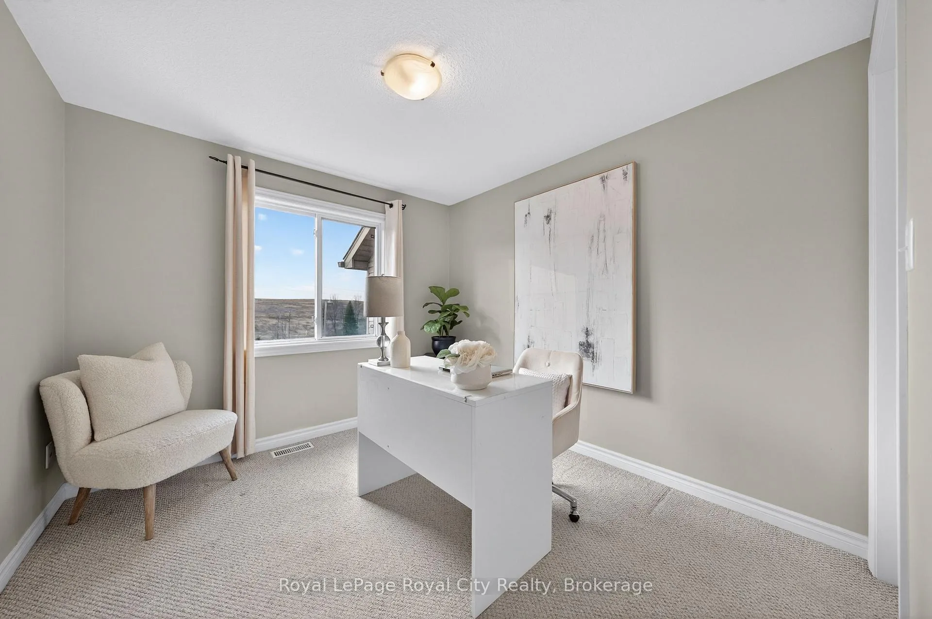 Photo 14 of 102 Edwards Street, Guelph, Grange Road — HOMEH