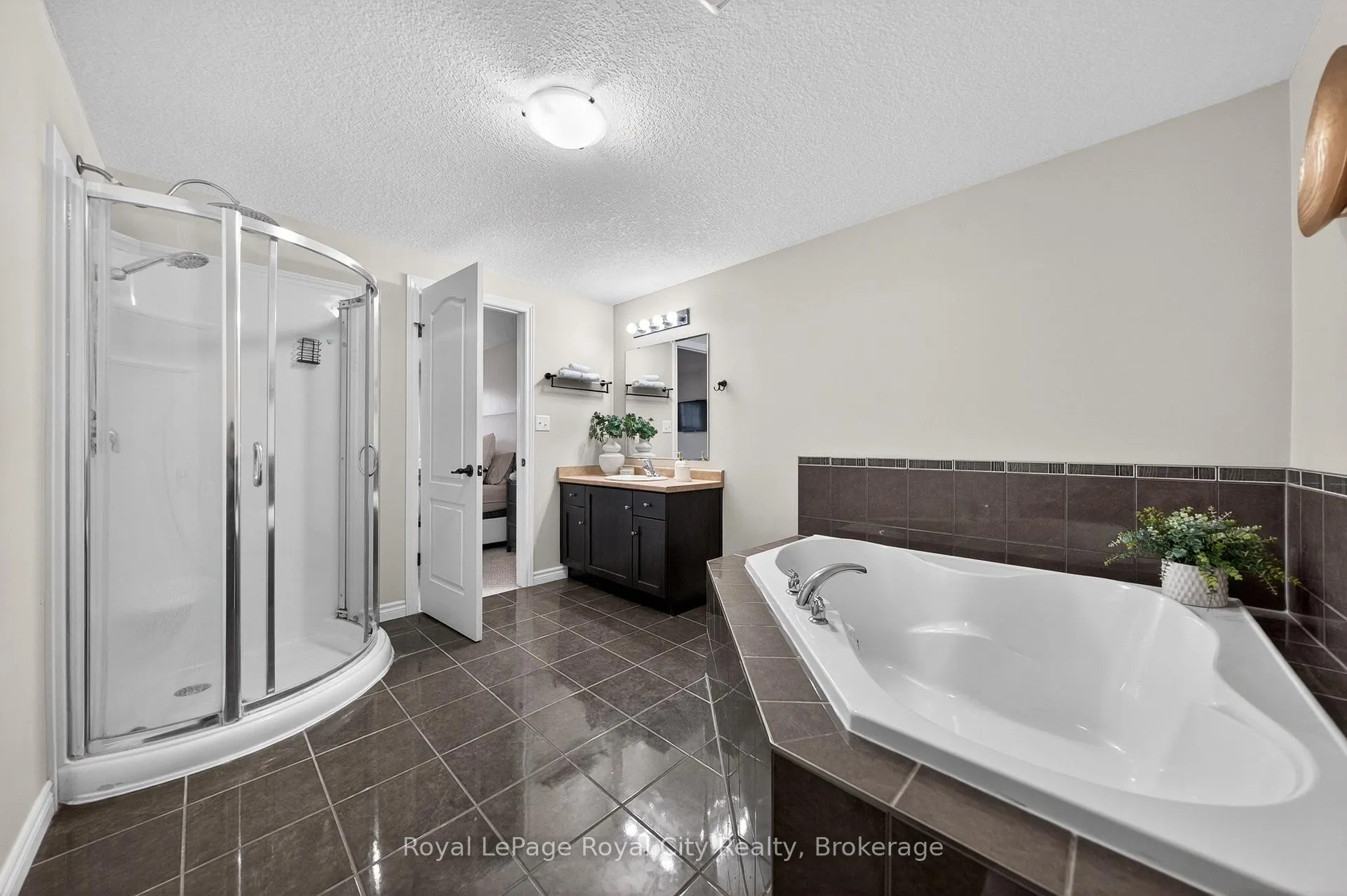 Photo 17 of 102 Edwards Street, Guelph, Grange Road — HOMEH