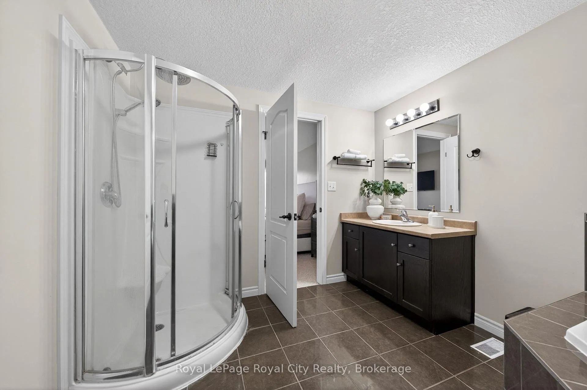 Photo 18 of 102 Edwards Street, Guelph, Grange Road — HOMEH