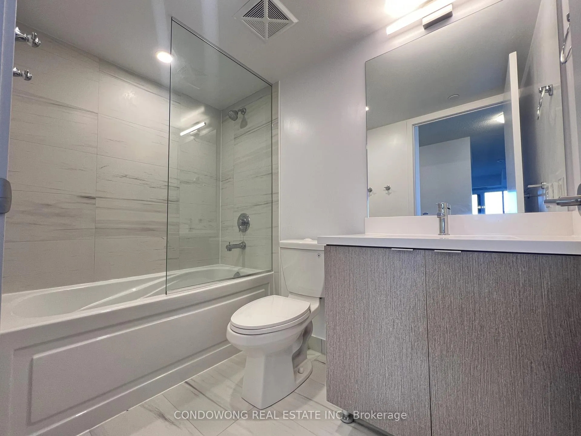 Photo 4 of Unit 2212, 219 Dundas Street E, Toronto, Church-Yonge Corridor — HOMEH