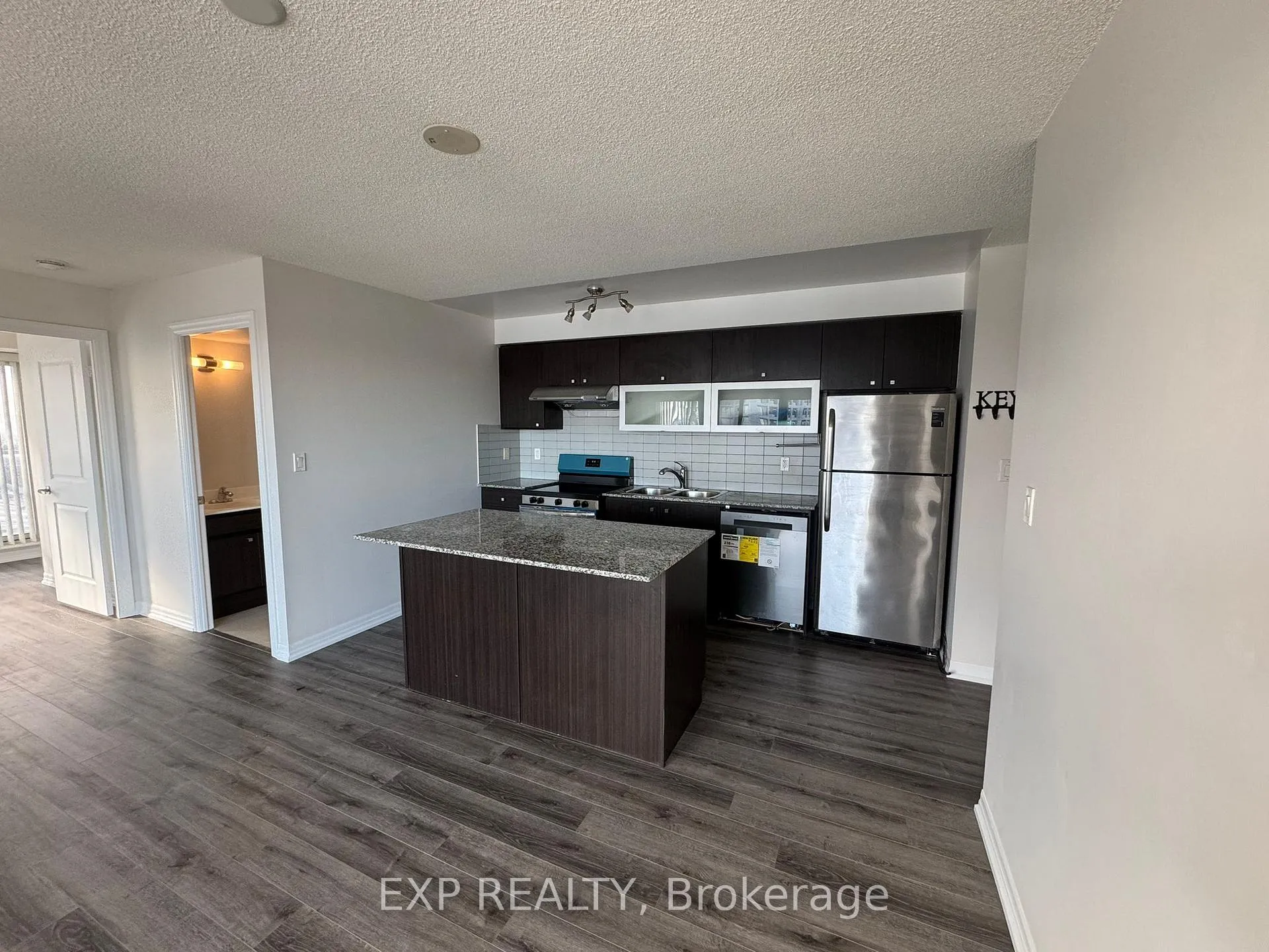 Photo 3 of Unit 2010, 2015 Sheppard Avenue E, North York, Henry Farm — HOMEH