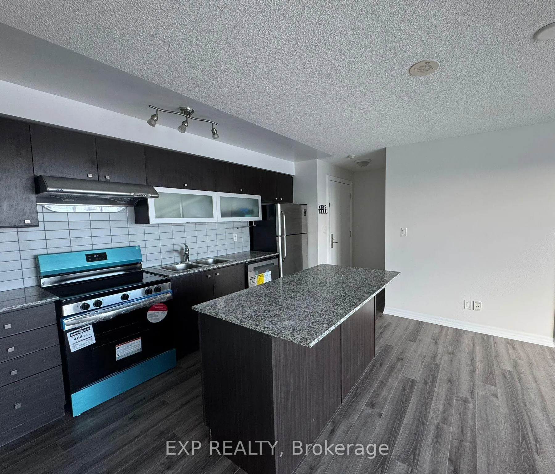 Photo 4 of Unit 2010, 2015 Sheppard Avenue E, North York, Henry Farm — HOMEH