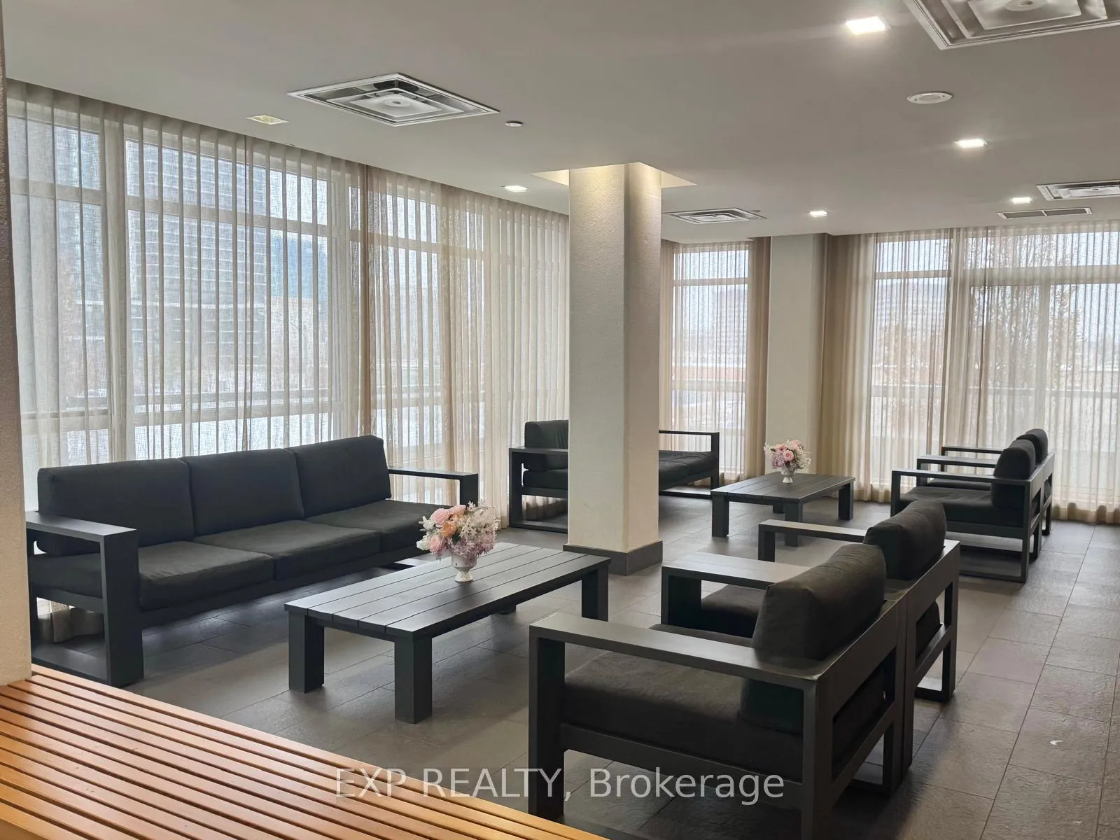 Photo 10 of Unit 2010, 2015 Sheppard Avenue E, North York, Henry Farm — HOMEH