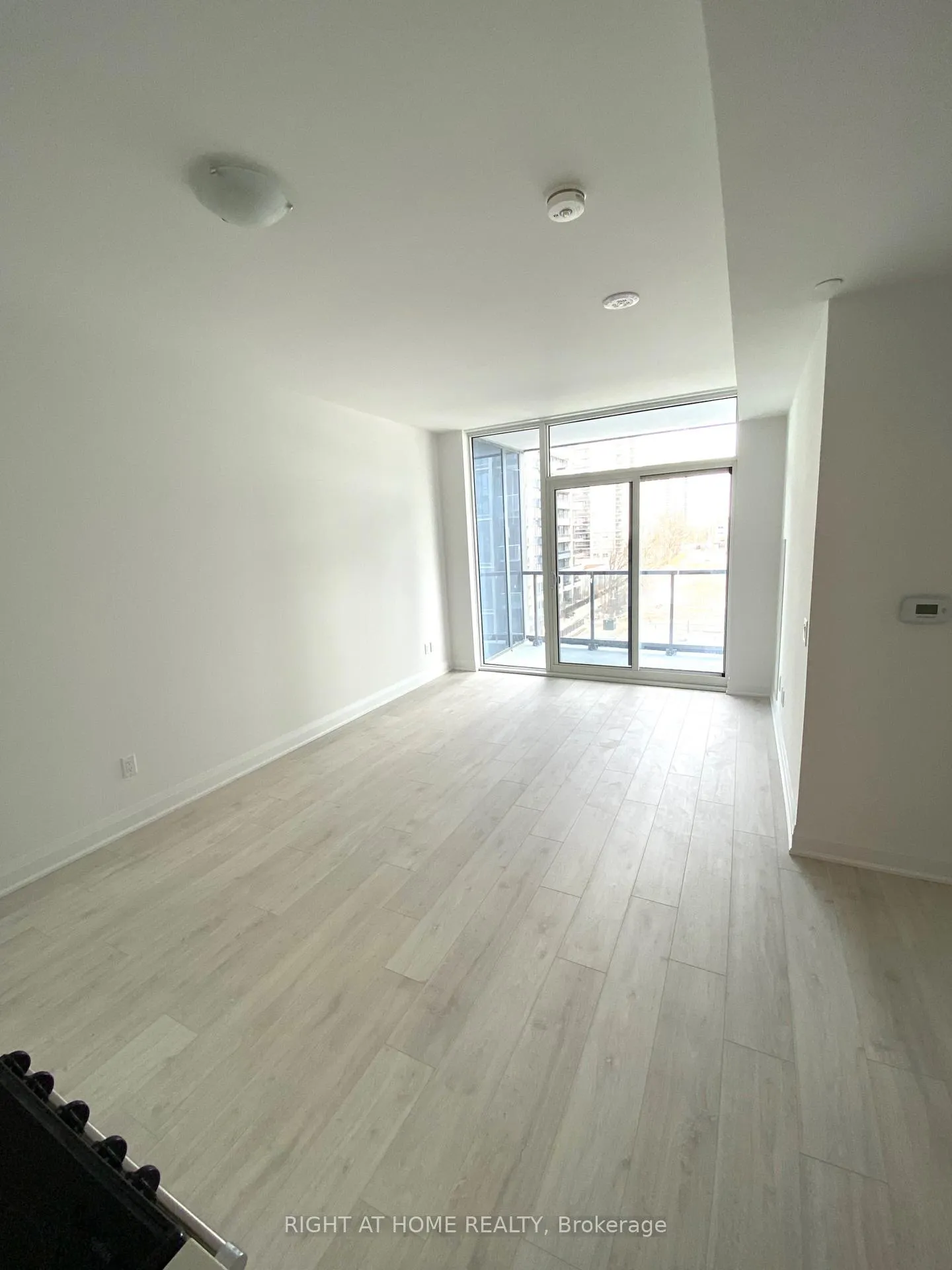 Photo 5 of Unit 514, 10 Gatineau Drive, Vaughan, Beverley Glen — HOMEH