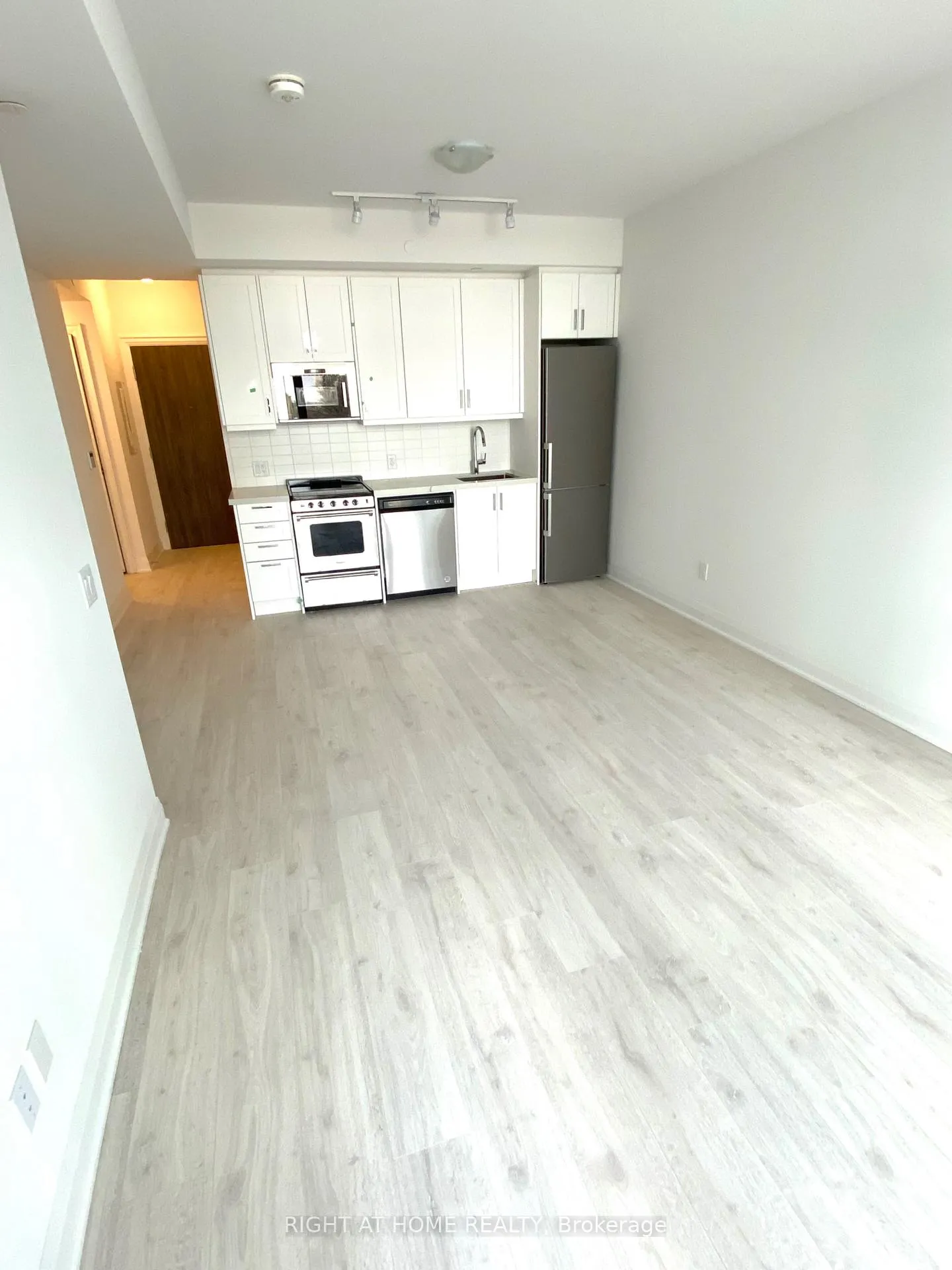 Photo 6 of Unit 514, 10 Gatineau Drive, Vaughan, Beverley Glen — HOMEH