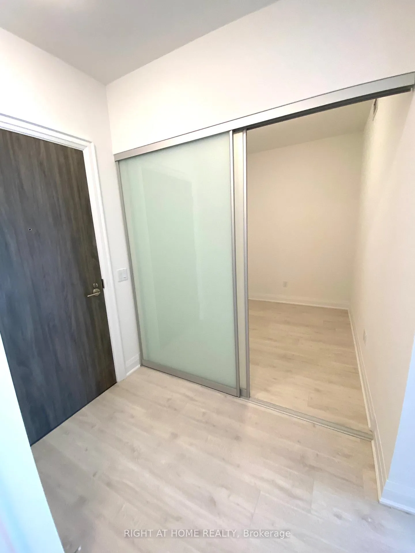 Photo 8 of Unit 514, 10 Gatineau Drive, Vaughan, Beverley Glen — HOMEH
