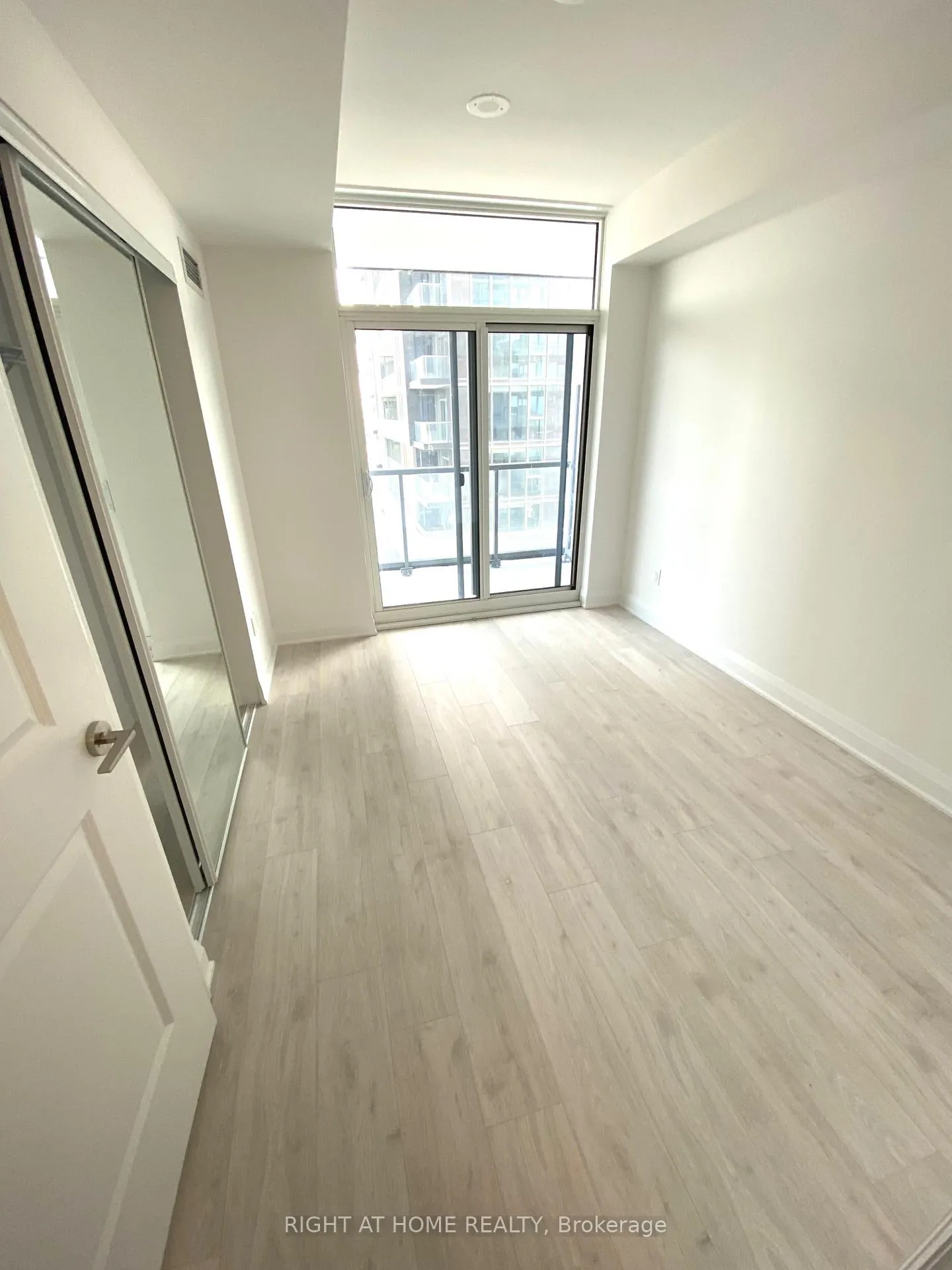 Photo 10 of Unit 514, 10 Gatineau Drive, Vaughan, Beverley Glen — HOMEH