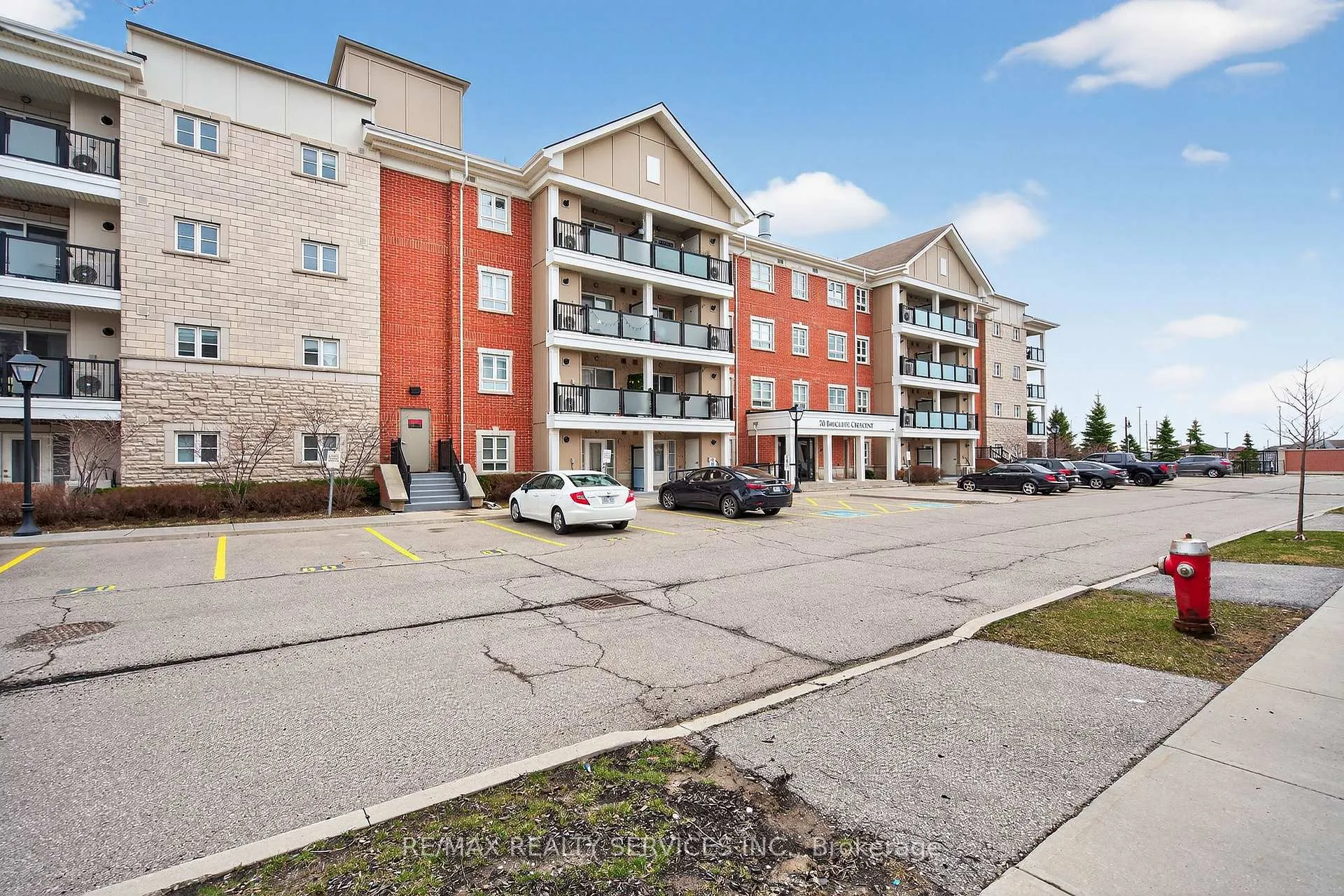 Photo 3 of Unit 301, 70 Baycliffe Crescent, Brampton, Northwest Brampton — HOMEH
