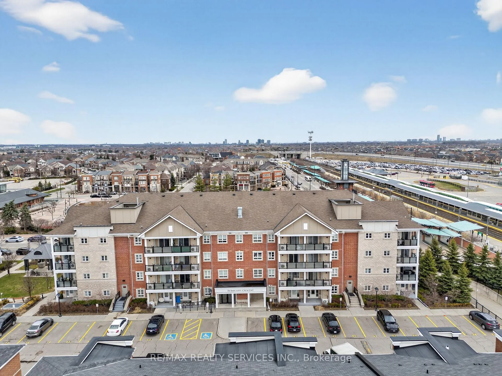 Photo 6 of Unit 301, 70 Baycliffe Crescent, Brampton, Northwest Brampton — HOMEH
