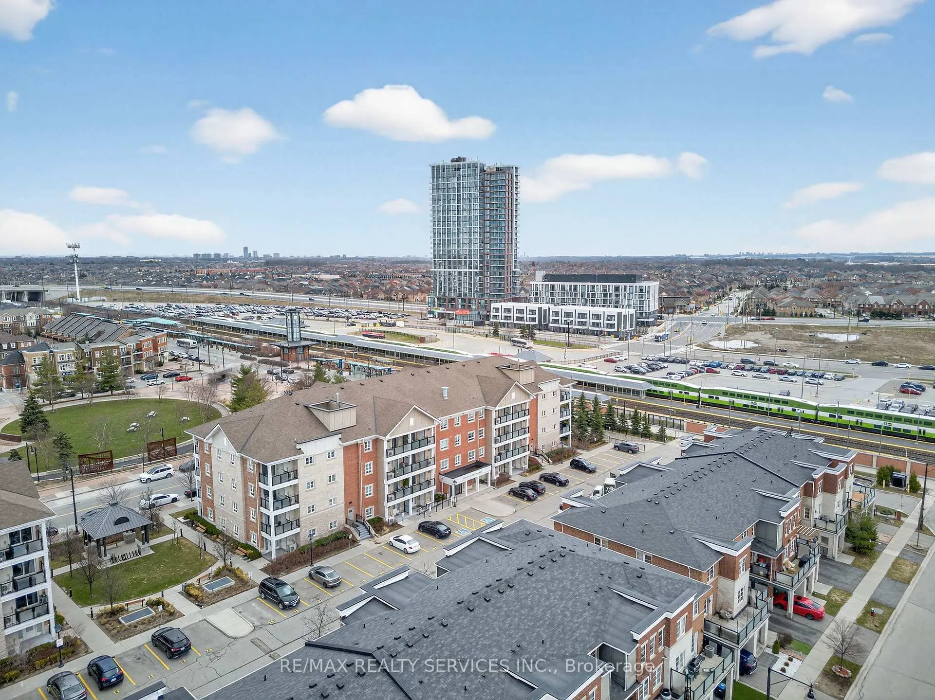 Photo 7 of Unit 301, 70 Baycliffe Crescent, Brampton, Northwest Brampton — HOMEH