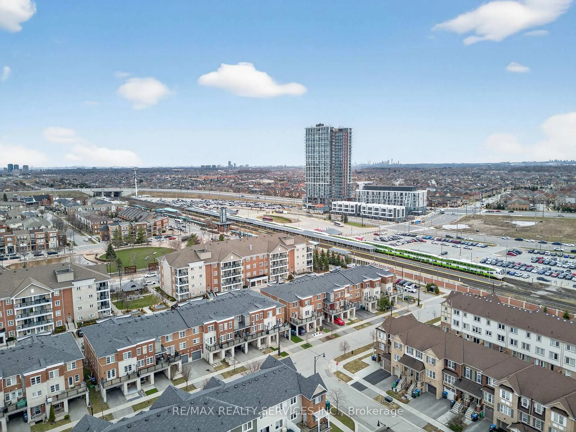 Photo 8 of Unit 301, 70 Baycliffe Crescent, Brampton, Northwest Brampton — HOMEH