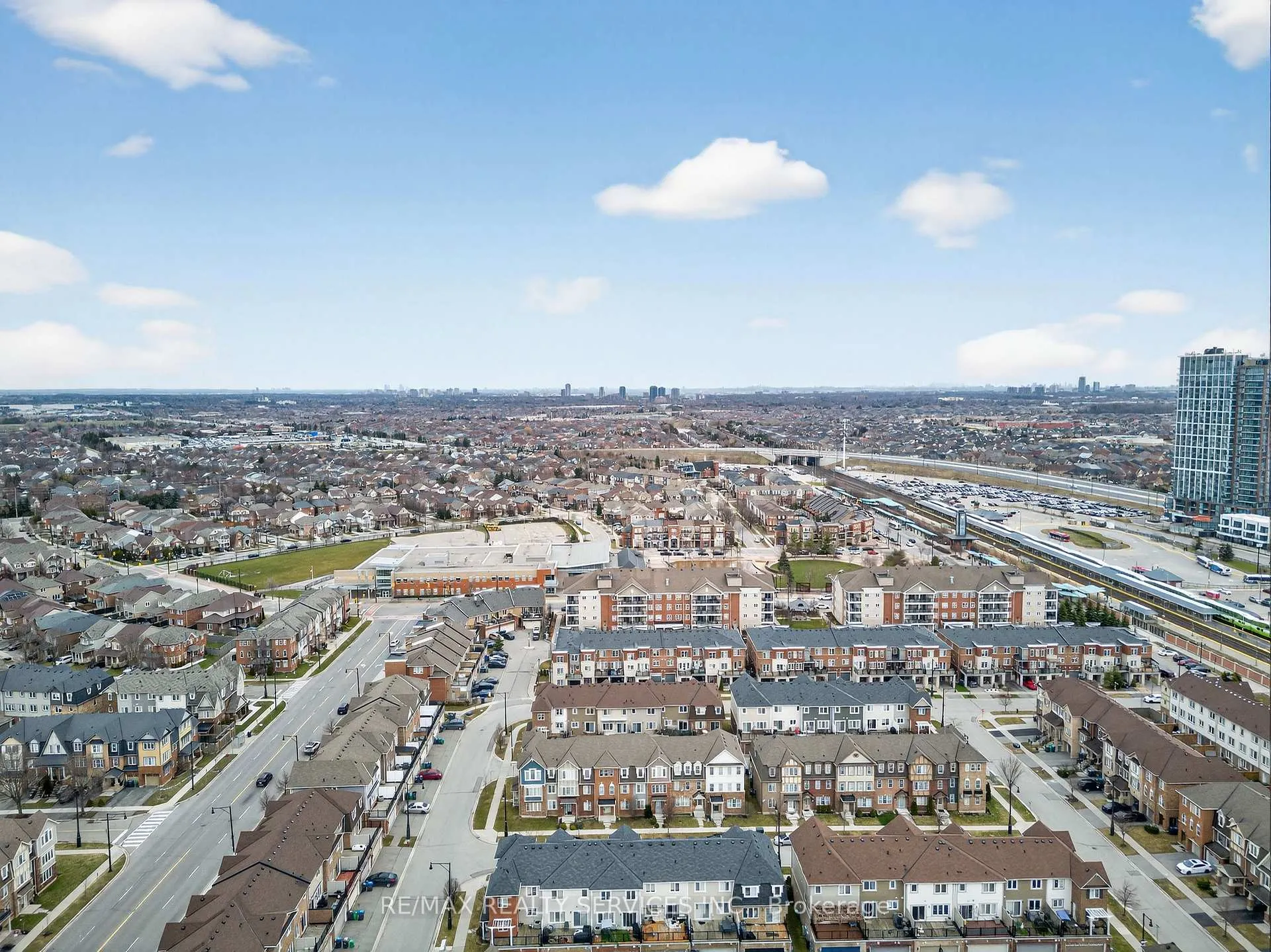 Photo 10 of Unit 301, 70 Baycliffe Crescent, Brampton, Northwest Brampton — HOMEH