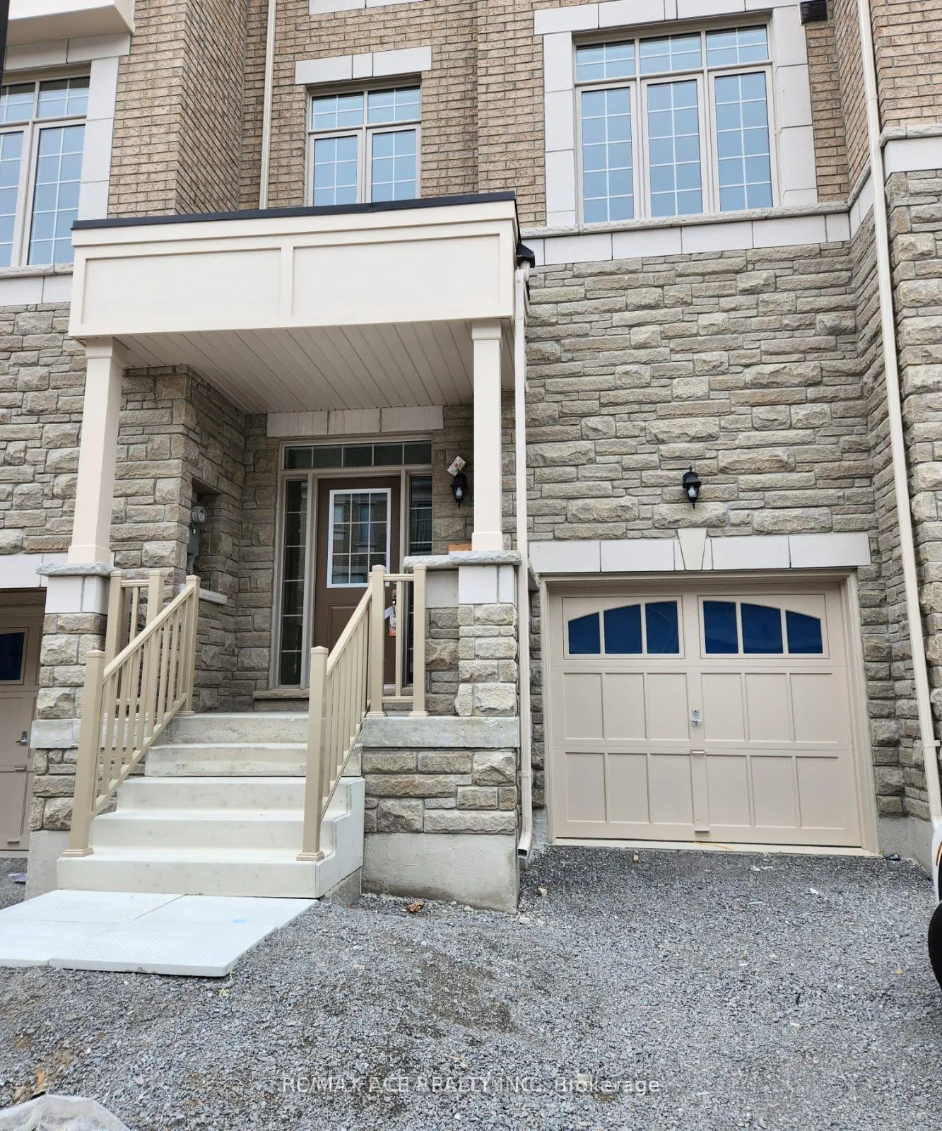 Front of 22 Phillipsen Way