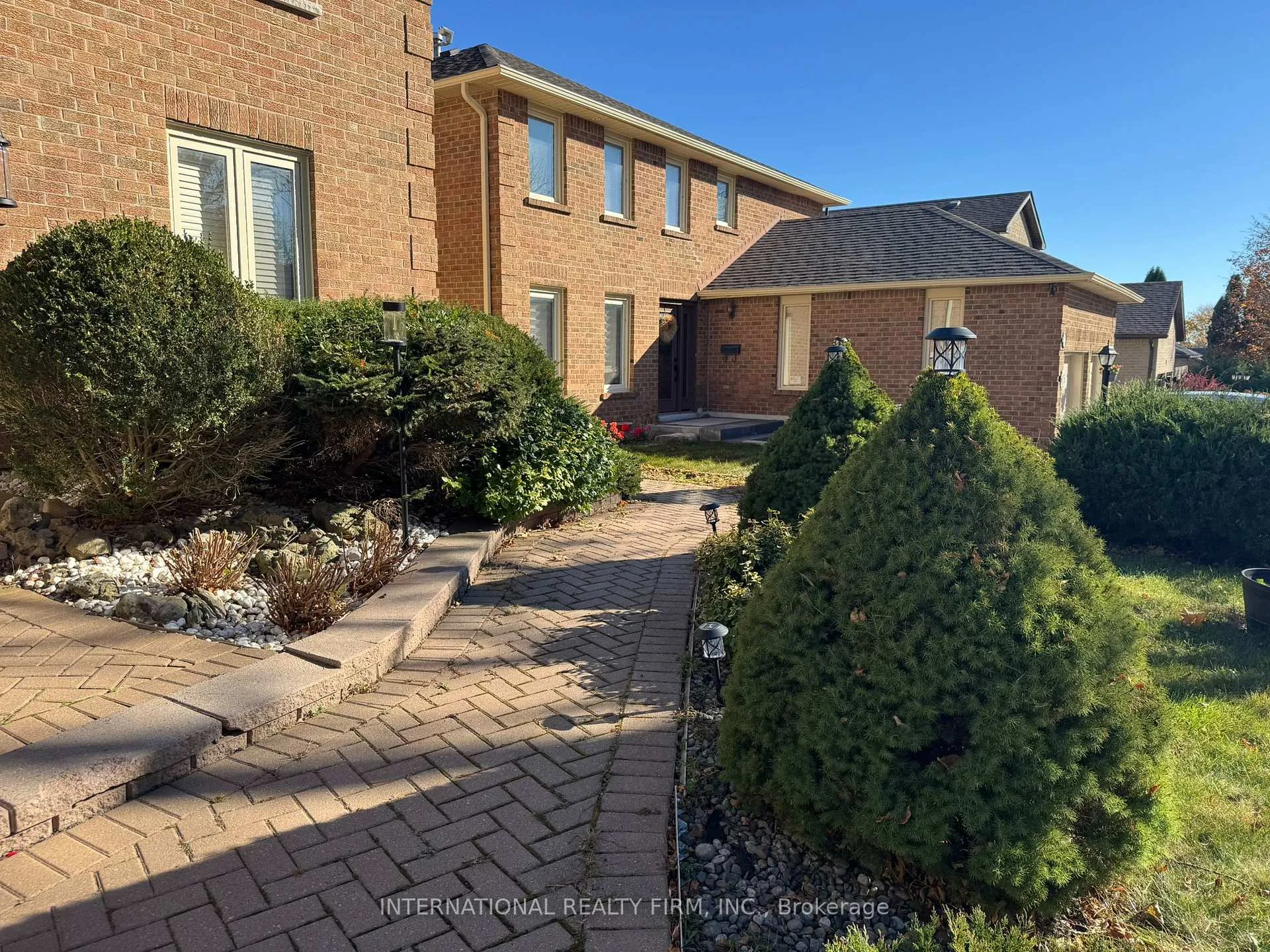 Photo 3 of Unit Bsmnt, 114 Crawford Rose Drive, Aurora, Aurora Heights — HOMEH