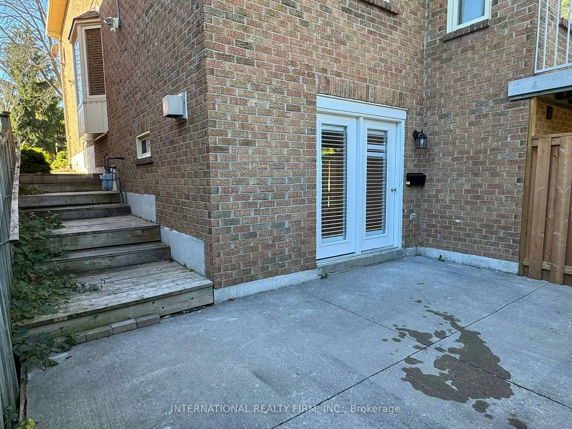 Photo 4 of Unit Bsmnt, 114 Crawford Rose Drive, Aurora, Aurora Heights — HOMEH