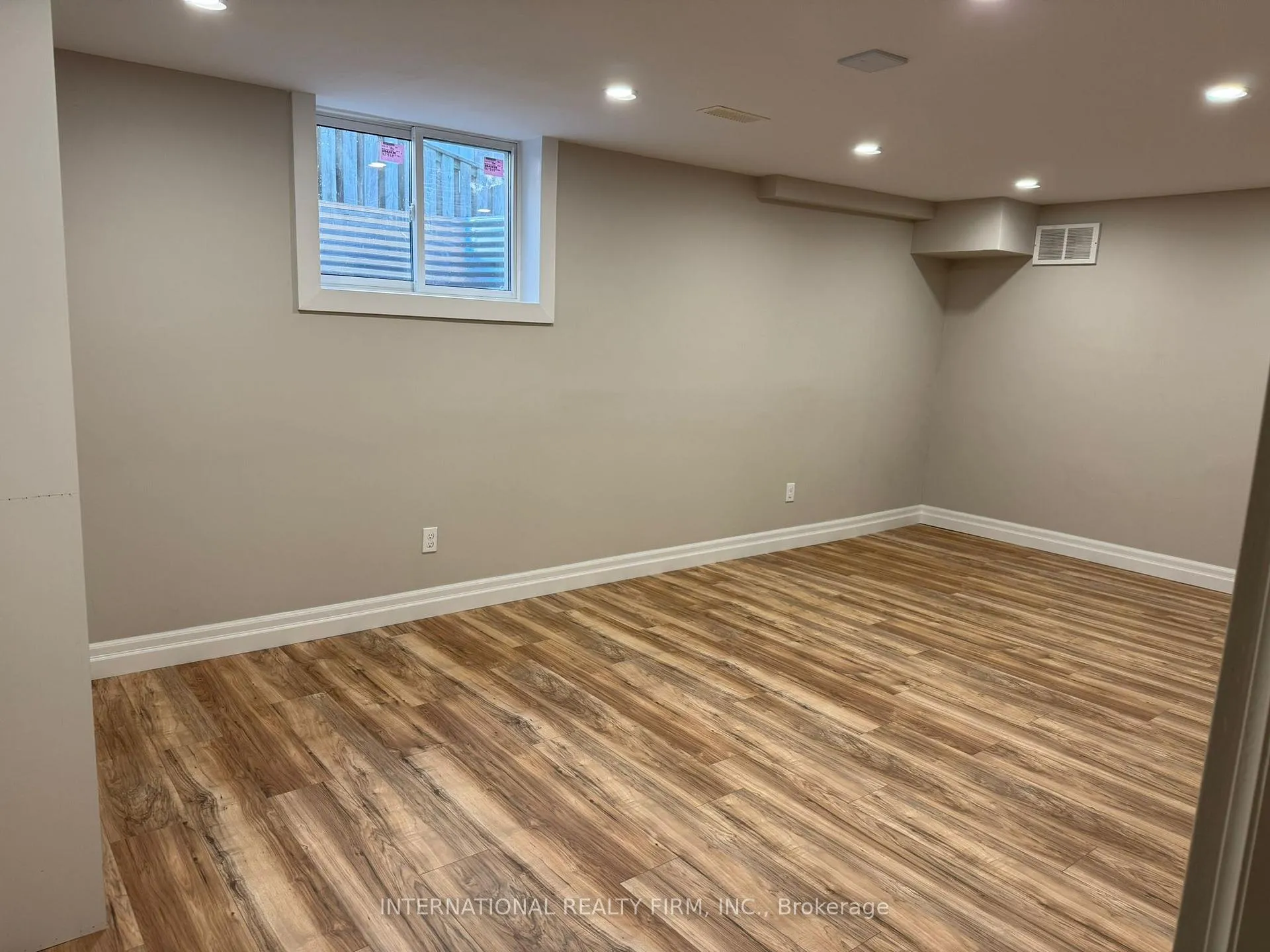 Photo 16 of Unit Bsmnt, 114 Crawford Rose Drive, Aurora, Aurora Heights — HOMEH