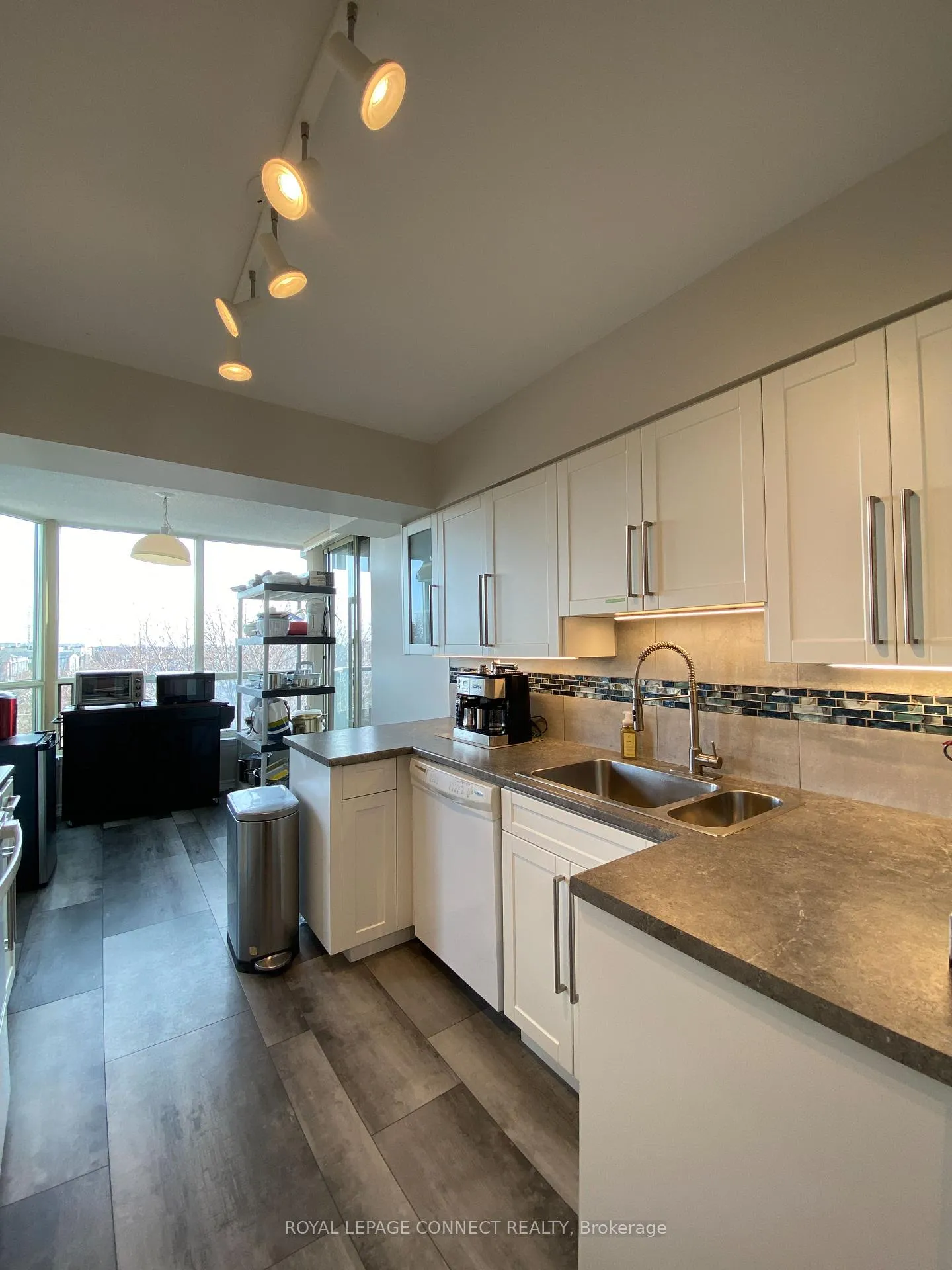 Photo 6 of Unit 513, 1890 Valley Farm Road, Pickering, Town Centre — HOMEH