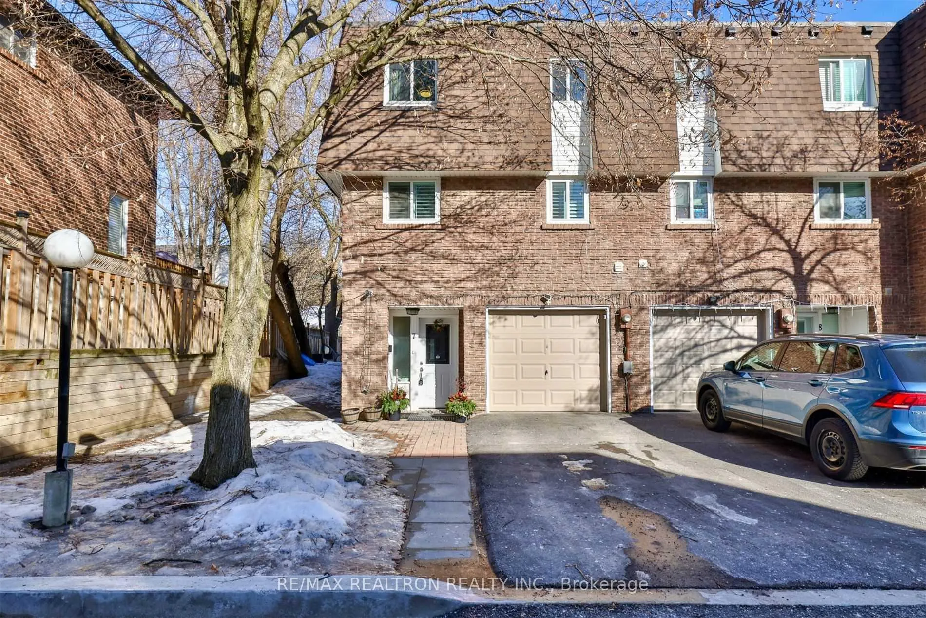 Photo 1 of Unit 7, 115 Henderson Avenue, Markham, Thornhill — HOMEH