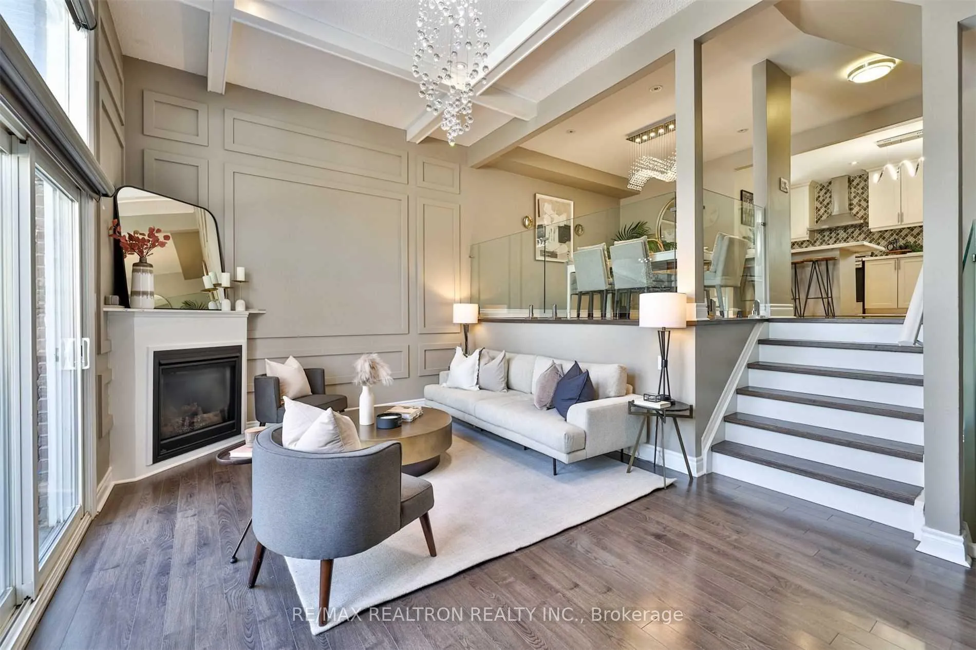 Photo 3 of Unit 7, 115 Henderson Avenue, Markham, Thornhill — HOMEH