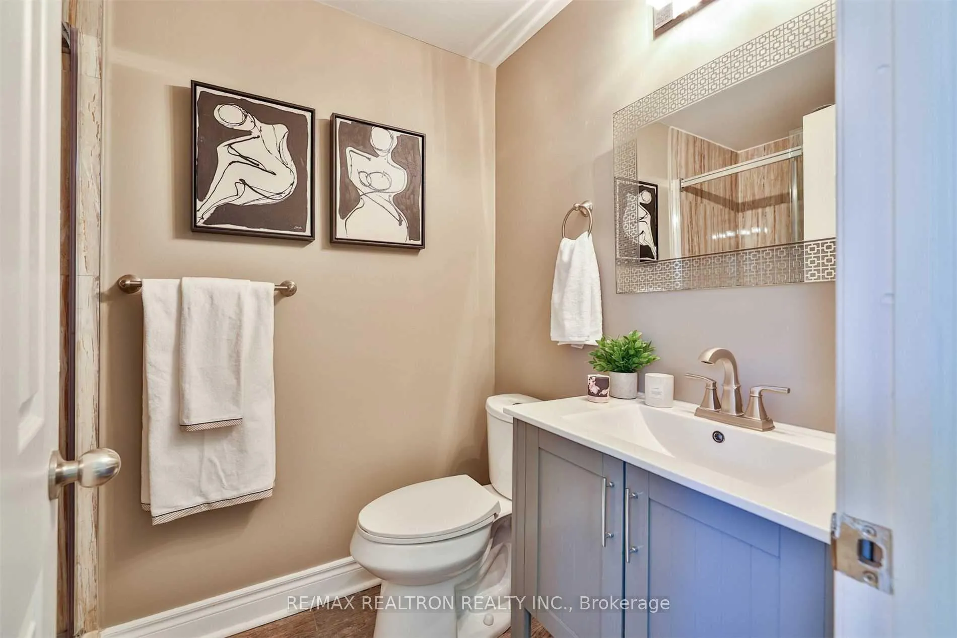 Photo 31 of Unit 7, 115 Henderson Avenue, Markham, Thornhill — HOMEH