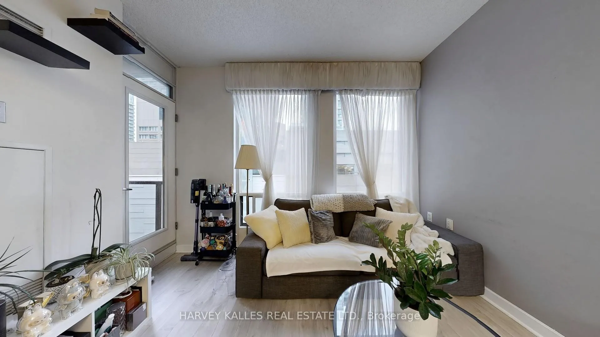 Photo 12 of Unit 903, 85 Bloor Street E, Toronto, Church-Yonge Corridor — HOMEH