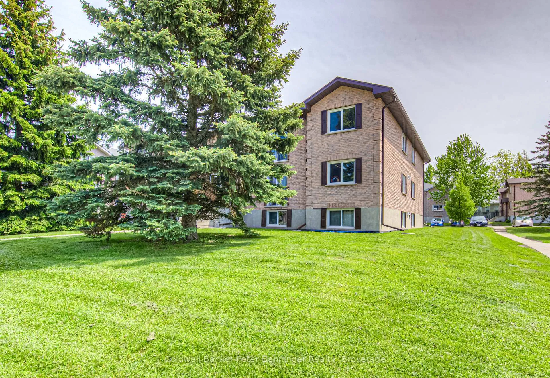 Photo 4 of Unit unit 9, 331 Northlake Drive, Waterloo — HOMEH