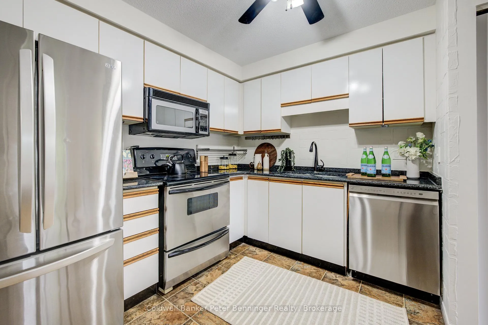 Photo 8 of Unit unit 9, 331 Northlake Drive, Waterloo — HOMEH