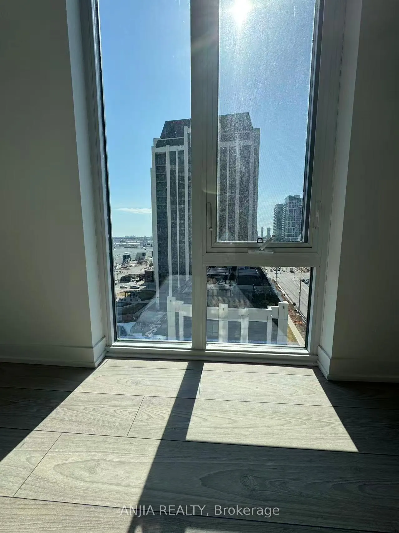 Photo 6 of Unit 1020, 10 Abeja Street, Vaughan, Concord — HOMEH