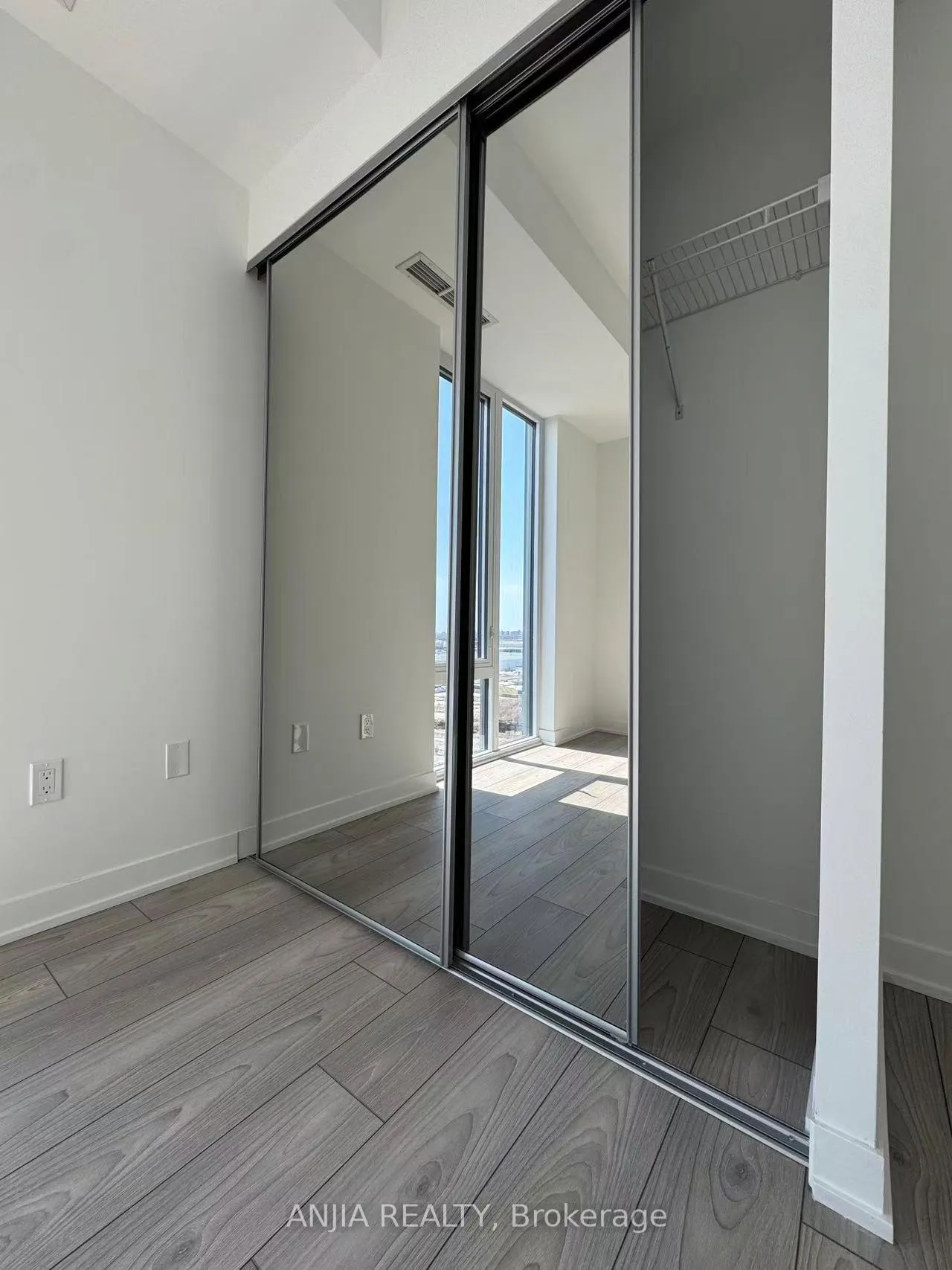 Photo 9 of Unit 1020, 10 Abeja Street, Vaughan, Concord — HOMEH