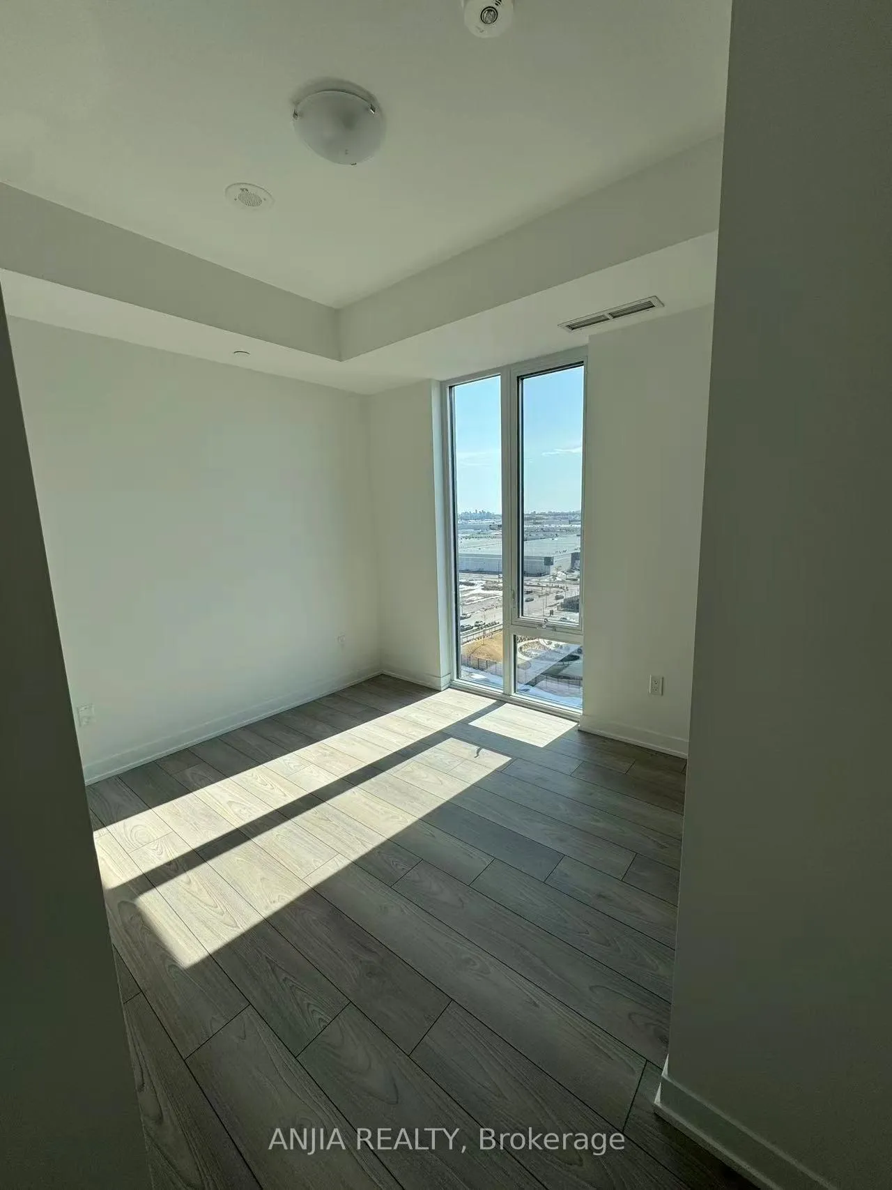Photo 11 of Unit 1020, 10 Abeja Street, Vaughan, Concord — HOMEH