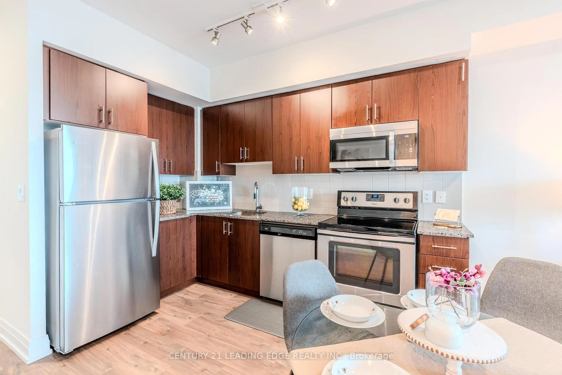 Photo 5 of Unit 1807, 3700 Highway 7, Vaughan, Vaughan Corporate Centre — HOMEH