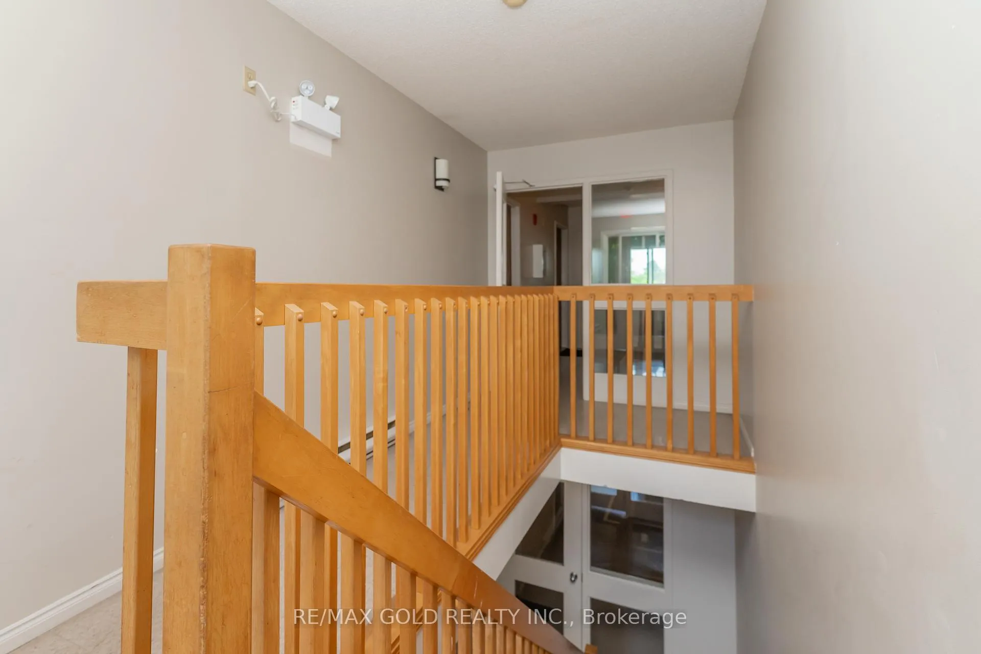 Photo 5 of Unit 208, 266 Overlea Drive, Kitchener — HOMEH