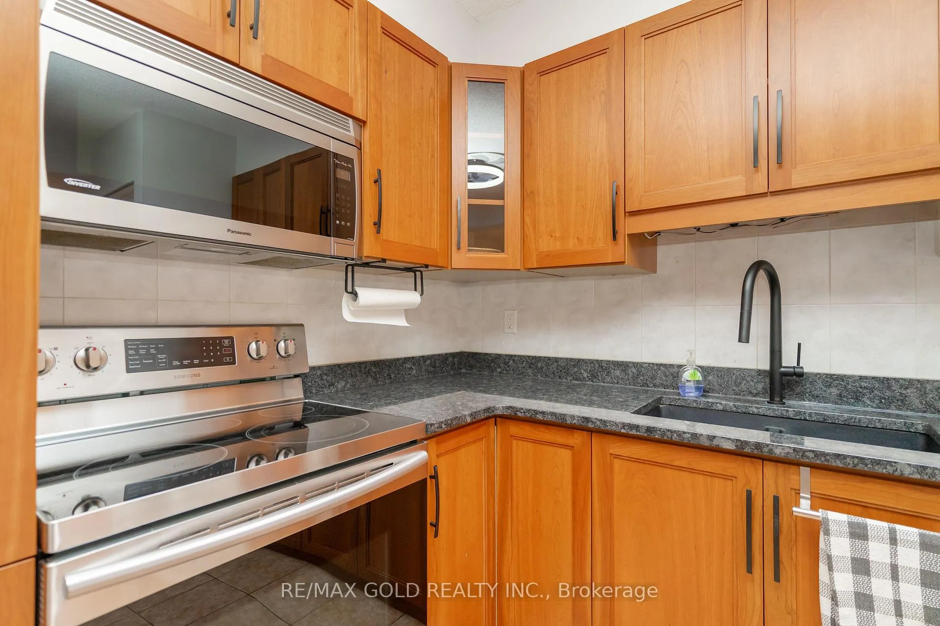 Photo 17 of Unit 208, 266 Overlea Drive, Kitchener — HOMEH