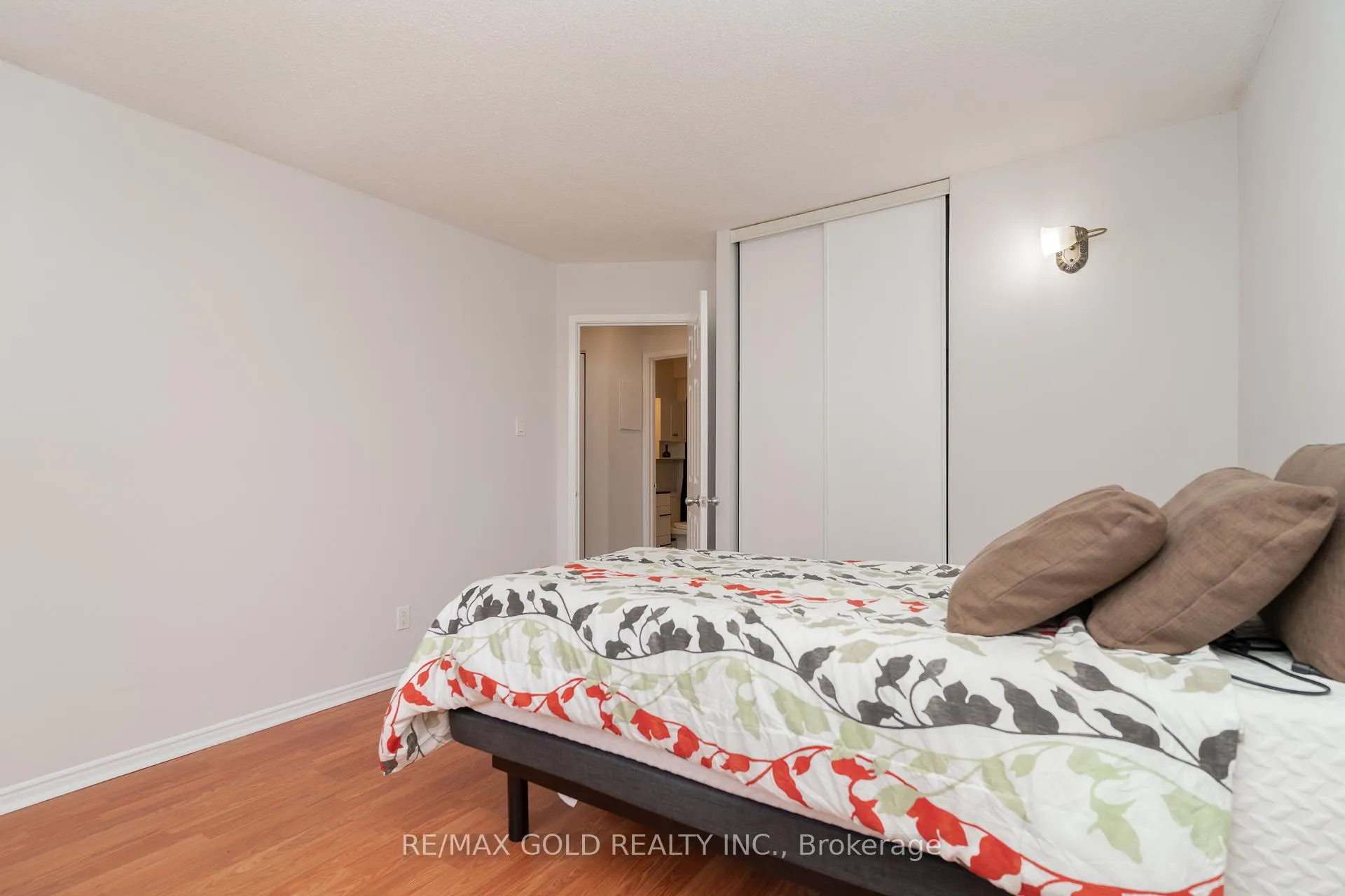 Photo 23 of Unit 208, 266 Overlea Drive, Kitchener — HOMEH