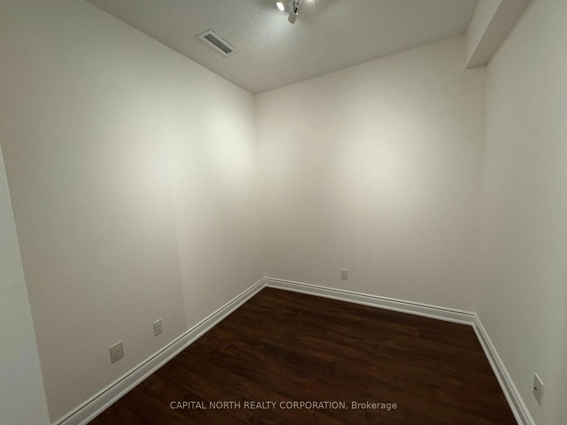 Photo 5 of Unit 818, 325 South Park Road, Markham, Commerce Valley — HOMEH