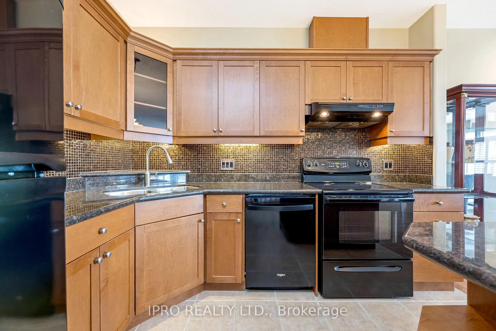 Photo 6 of Unit 18, 165 Chandos Drive, Kitchener — HOMEH
