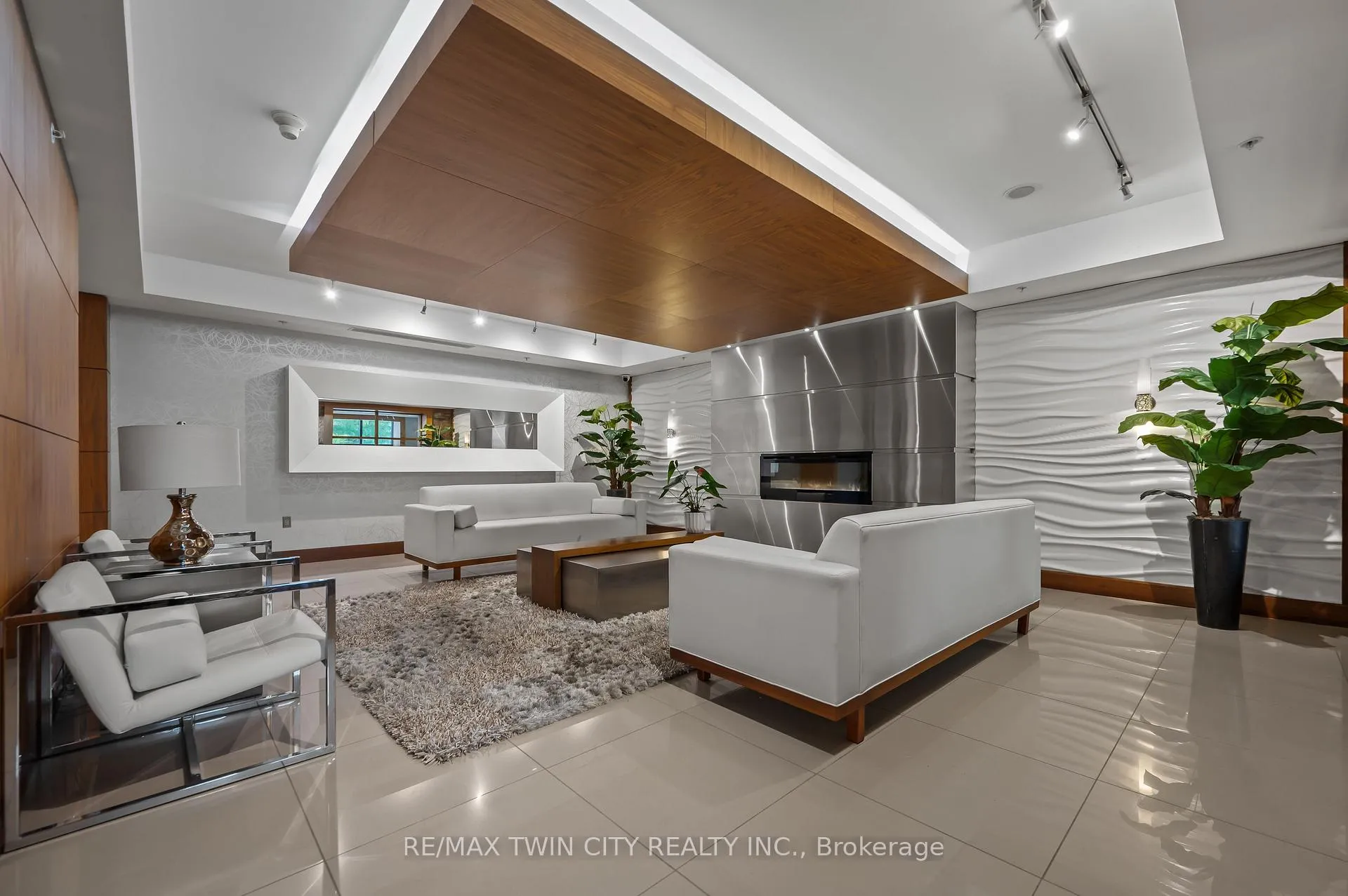 Photo 6 of Unit 612, 112 Benton Street, Kitchener — HOMEH