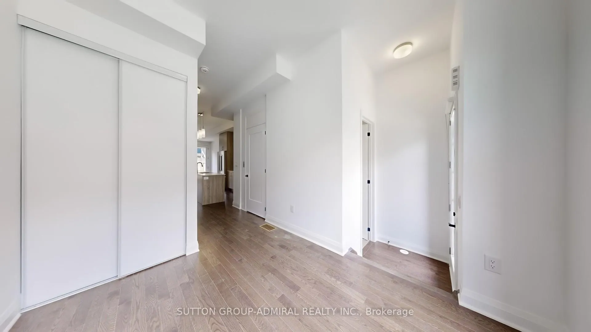 Photo 5 of 131 Alton Crescent, Vaughan, Uplands — HOMEH