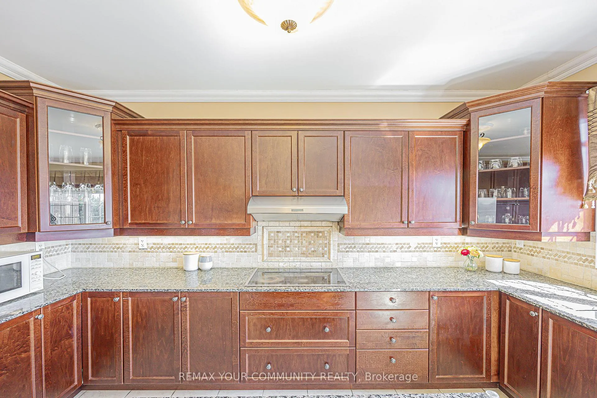 Photo 10 of 193 Maurier Boulevard, Vaughan, Patterson — HOMEH