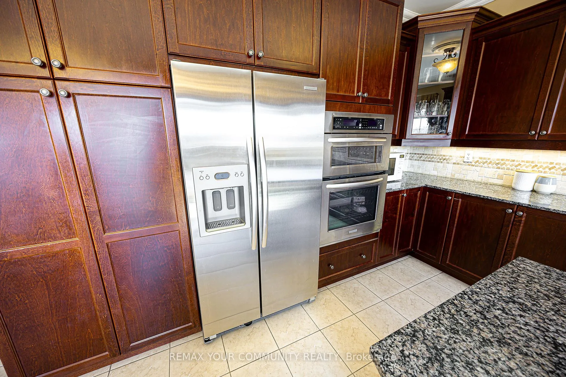 Photo 12 of 193 Maurier Boulevard, Vaughan, Patterson — HOMEH