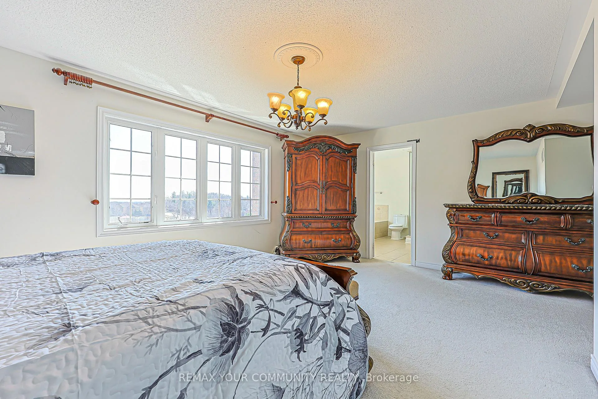 Photo 16 of 193 Maurier Boulevard, Vaughan, Patterson — HOMEH