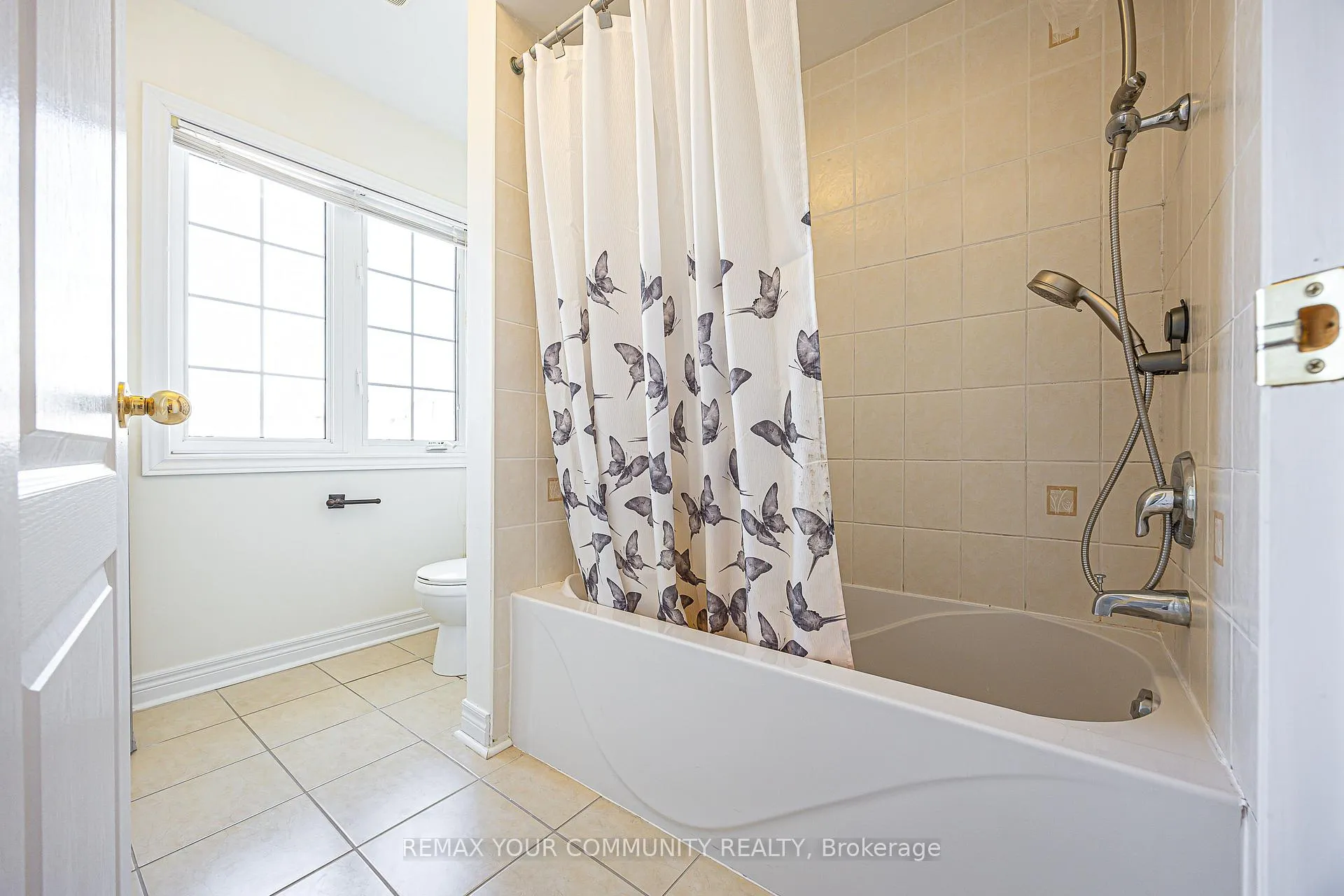 Photo 23 of 193 Maurier Boulevard, Vaughan, Patterson — HOMEH