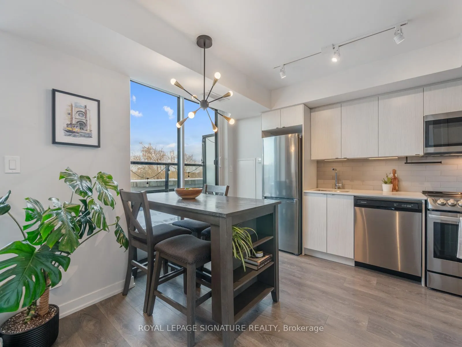 Photo 4 of Unit 601, 1401 O'Connor Drive, Toronto, East York — HOMEH