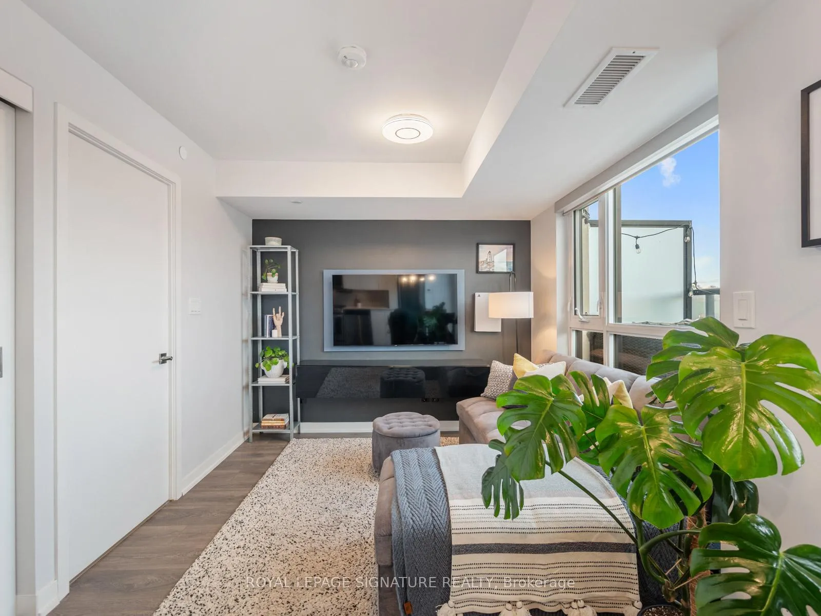 Photo 7 of Unit 601, 1401 O'Connor Drive, Toronto, East York — HOMEH