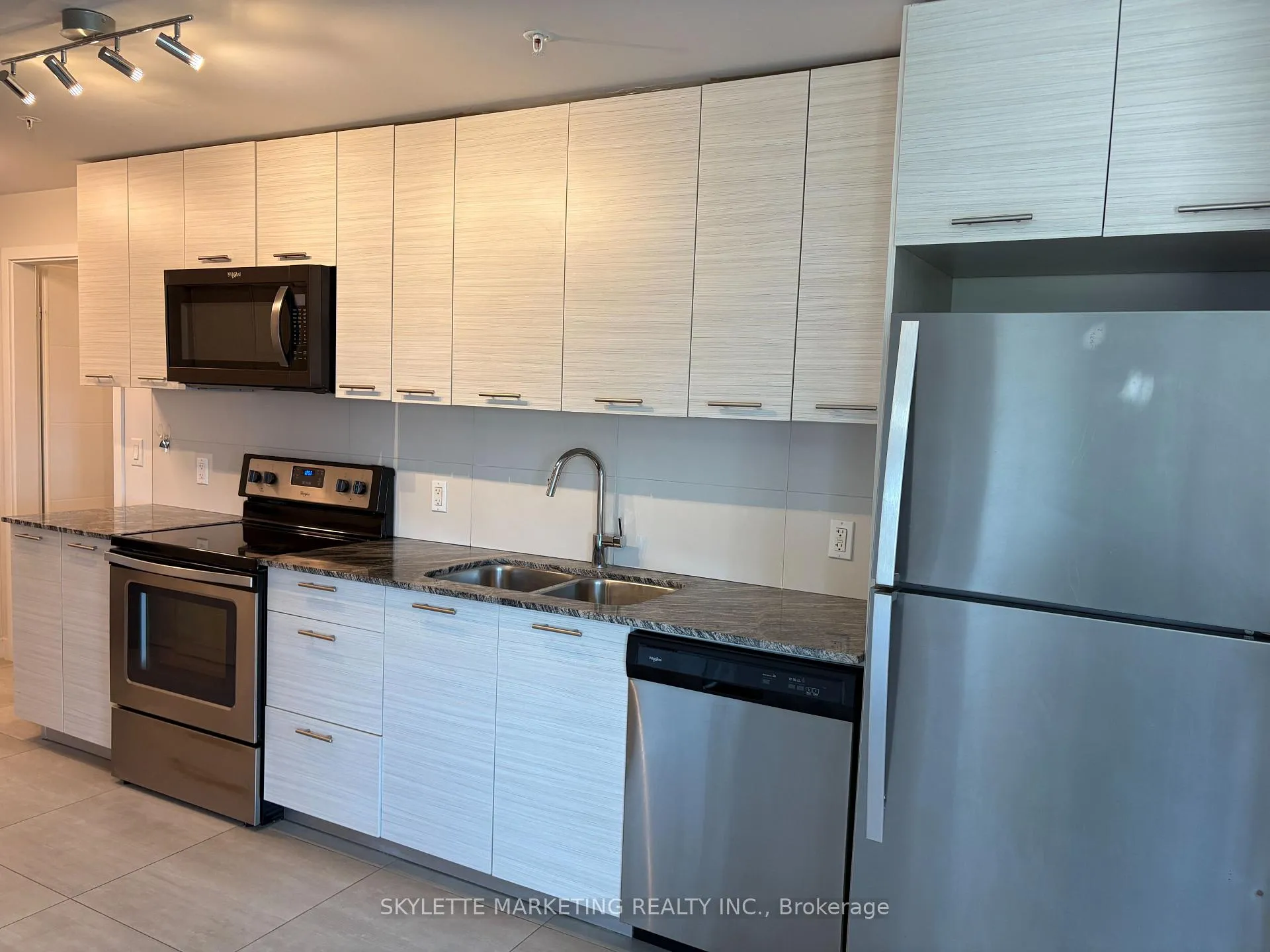 Photo 7 of Unit 601, 251 Hemlock Street, Waterloo, Beechwood/University — HOMEH